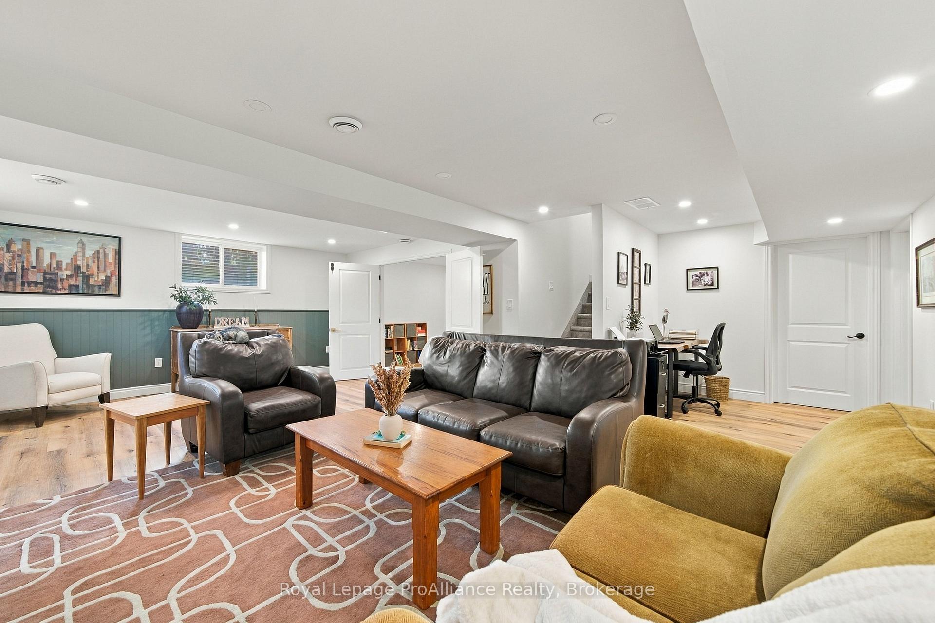 Photo 39 of 28 Aberdeen Street W, Stirling-Rawdon, Stirling Ward — HOMEH