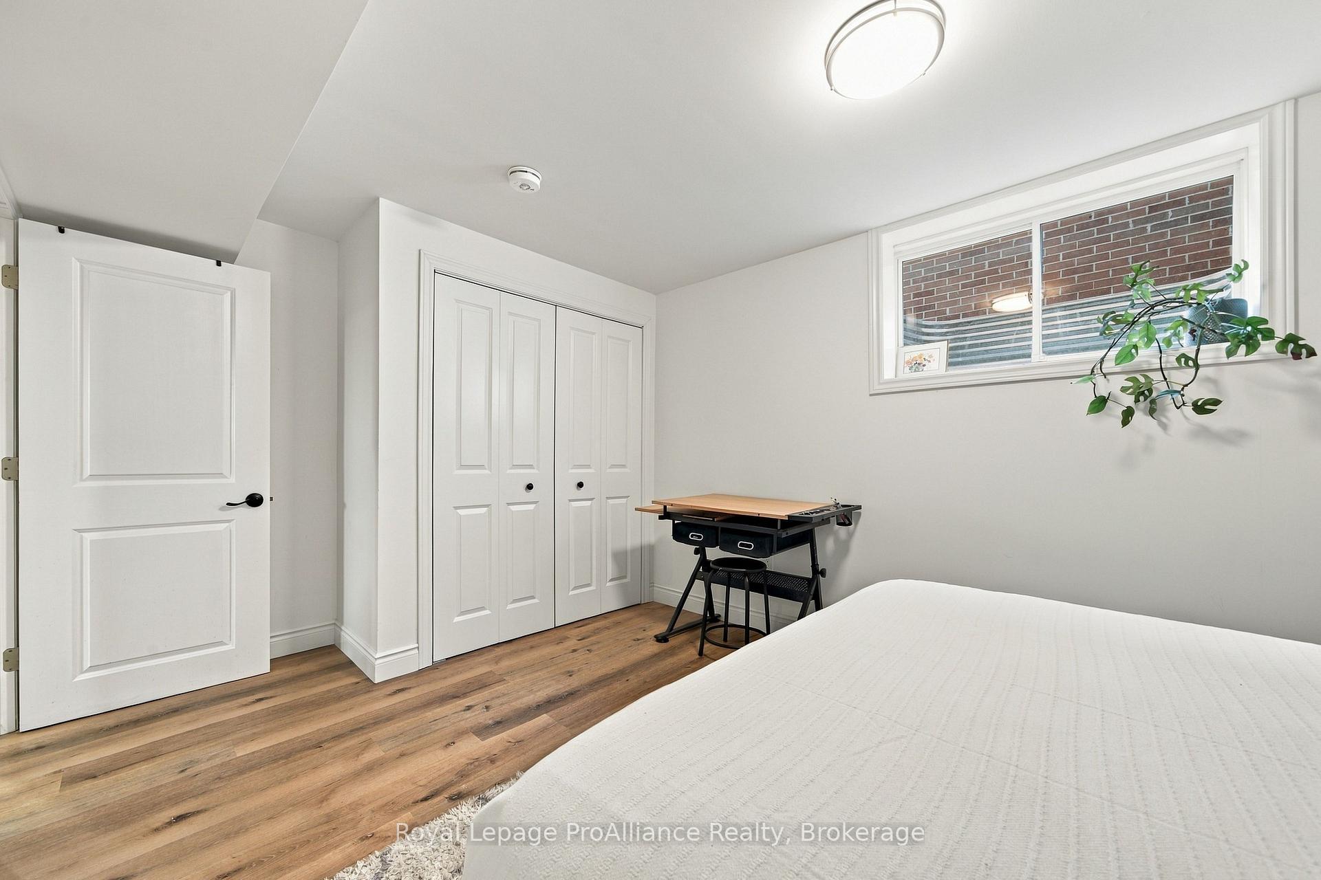 Photo 43 of 28 Aberdeen Street W, Stirling-Rawdon, Stirling Ward — HOMEH