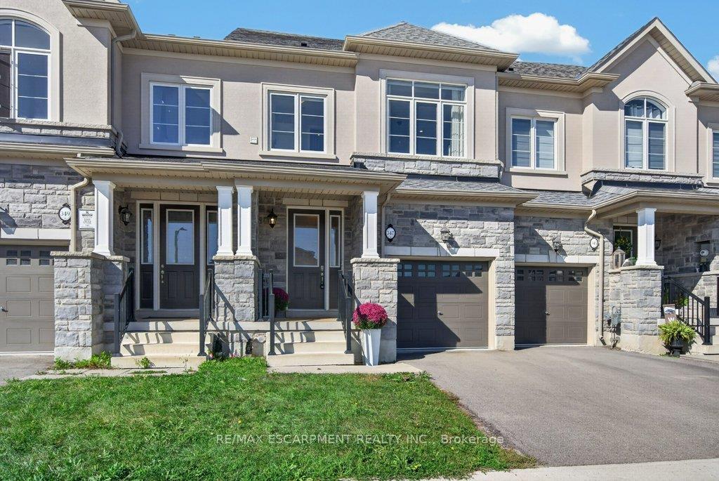 Photo 4 of 347 Raymond Road, Hamilton, Meadowlands — HOMEH