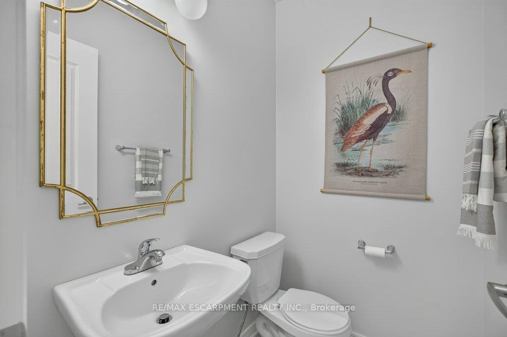 Photo 9 of 347 Raymond Road, Hamilton, Meadowlands — HOMEH