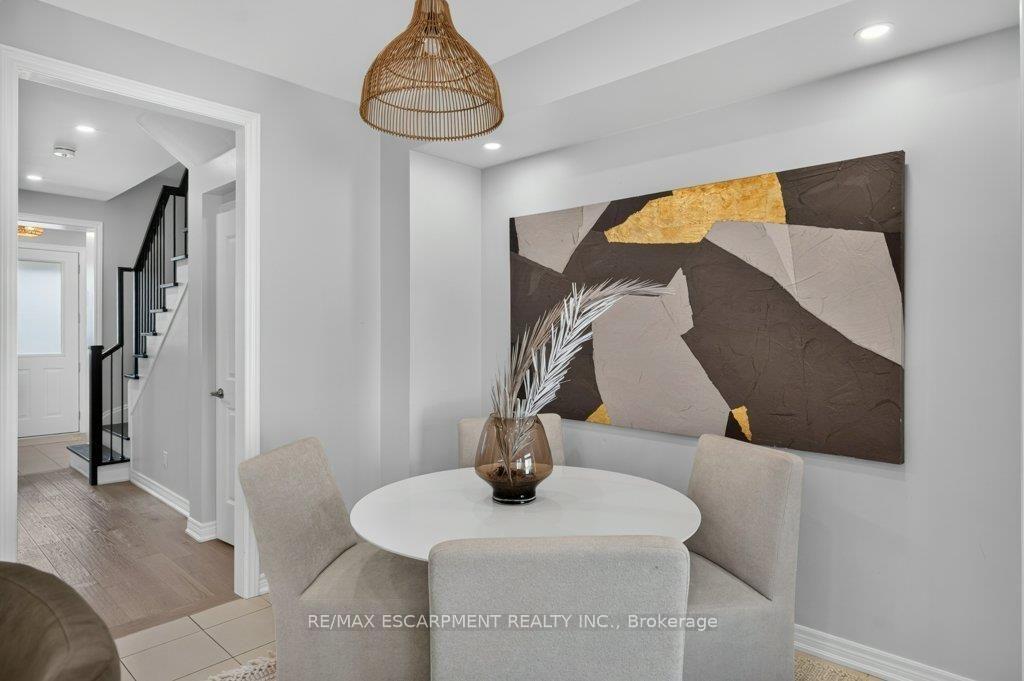Photo 14 of 347 Raymond Road, Hamilton, Meadowlands — HOMEH