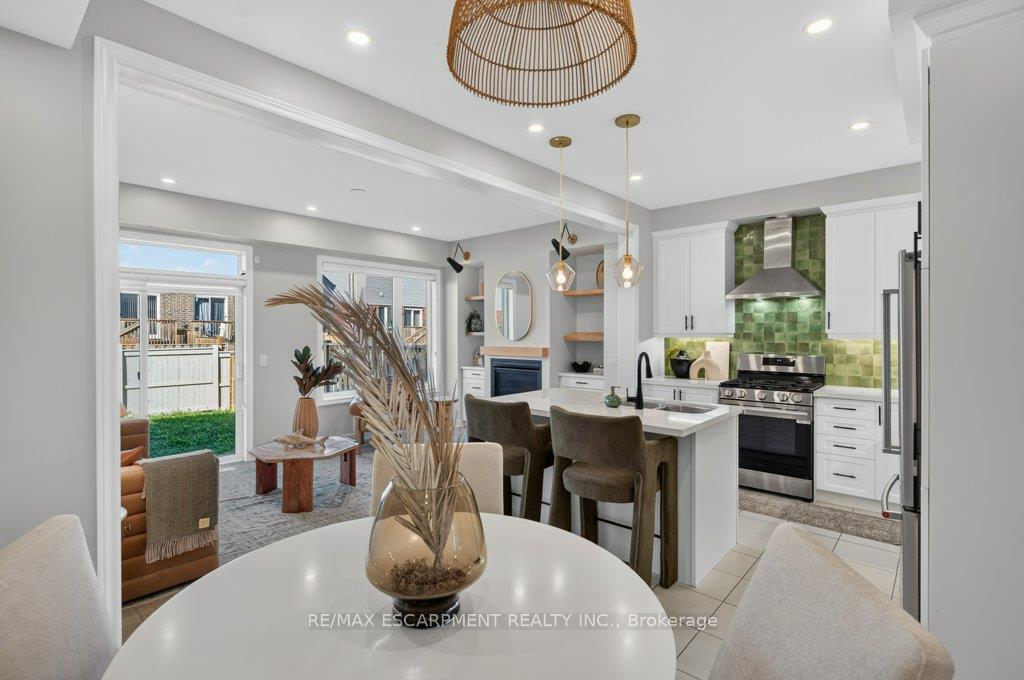 Photo 15 of 347 Raymond Road, Hamilton, Meadowlands — HOMEH