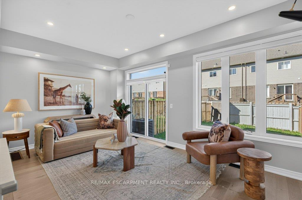 Photo 16 of 347 Raymond Road, Hamilton, Meadowlands — HOMEH