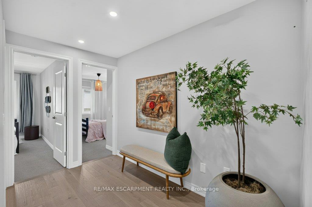 Photo 24 of 347 Raymond Road, Hamilton, Meadowlands — HOMEH