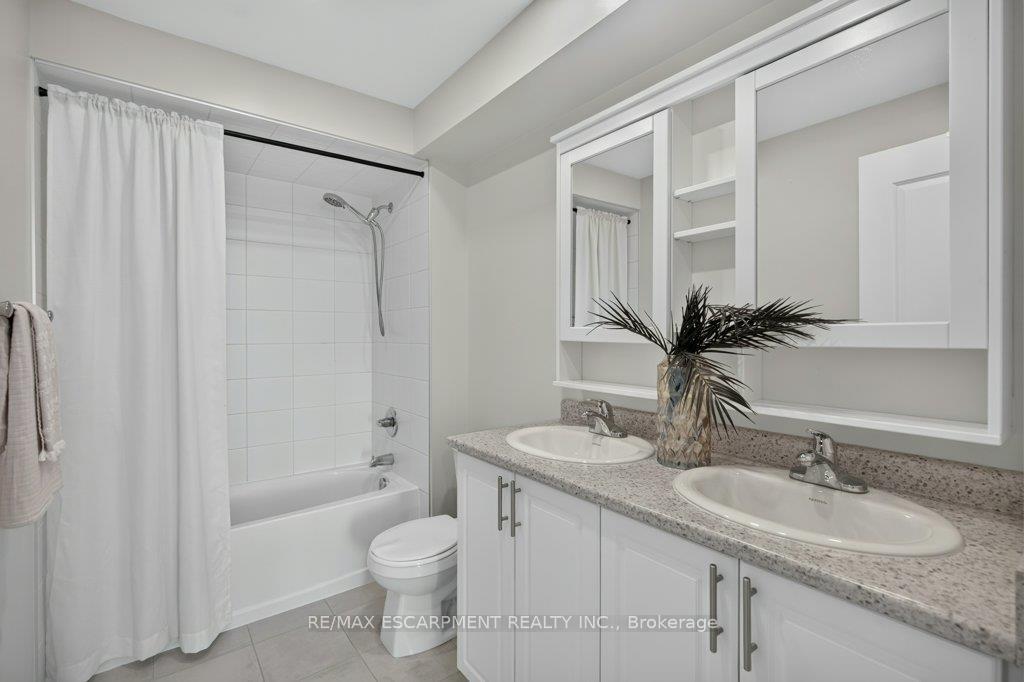 Photo 26 of 347 Raymond Road, Hamilton, Meadowlands — HOMEH