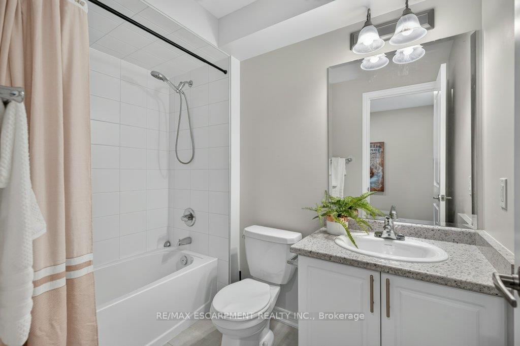 Photo 29 of 347 Raymond Road, Hamilton, Meadowlands — HOMEH