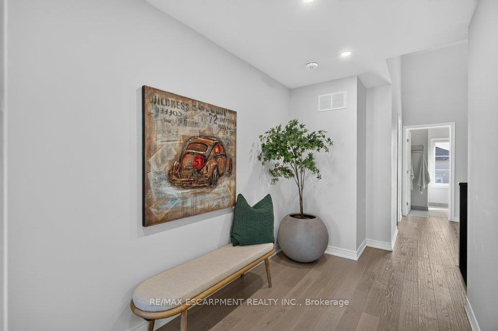 Photo 30 of 347 Raymond Road, Hamilton, Meadowlands — HOMEH