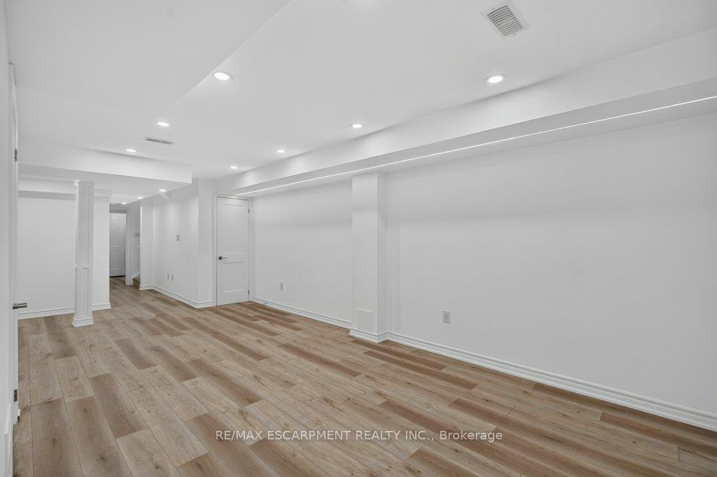 Photo 38 of 347 Raymond Road, Hamilton, Meadowlands — HOMEH