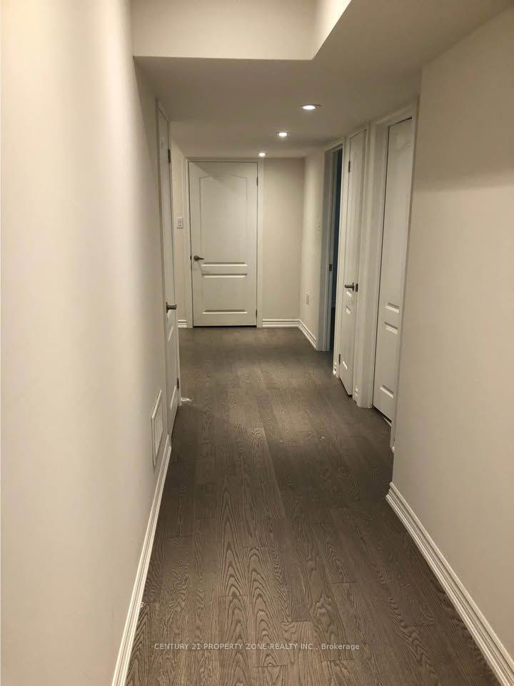 Photo 9 of 39 Hashmi Place, Brampton, Credit Valley — HOMEH