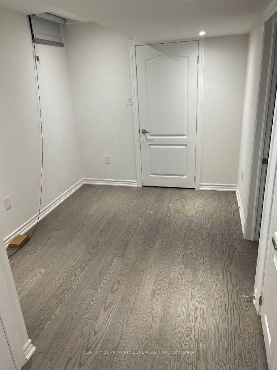 Photo 10 of 39 Hashmi Place, Brampton, Credit Valley — HOMEH