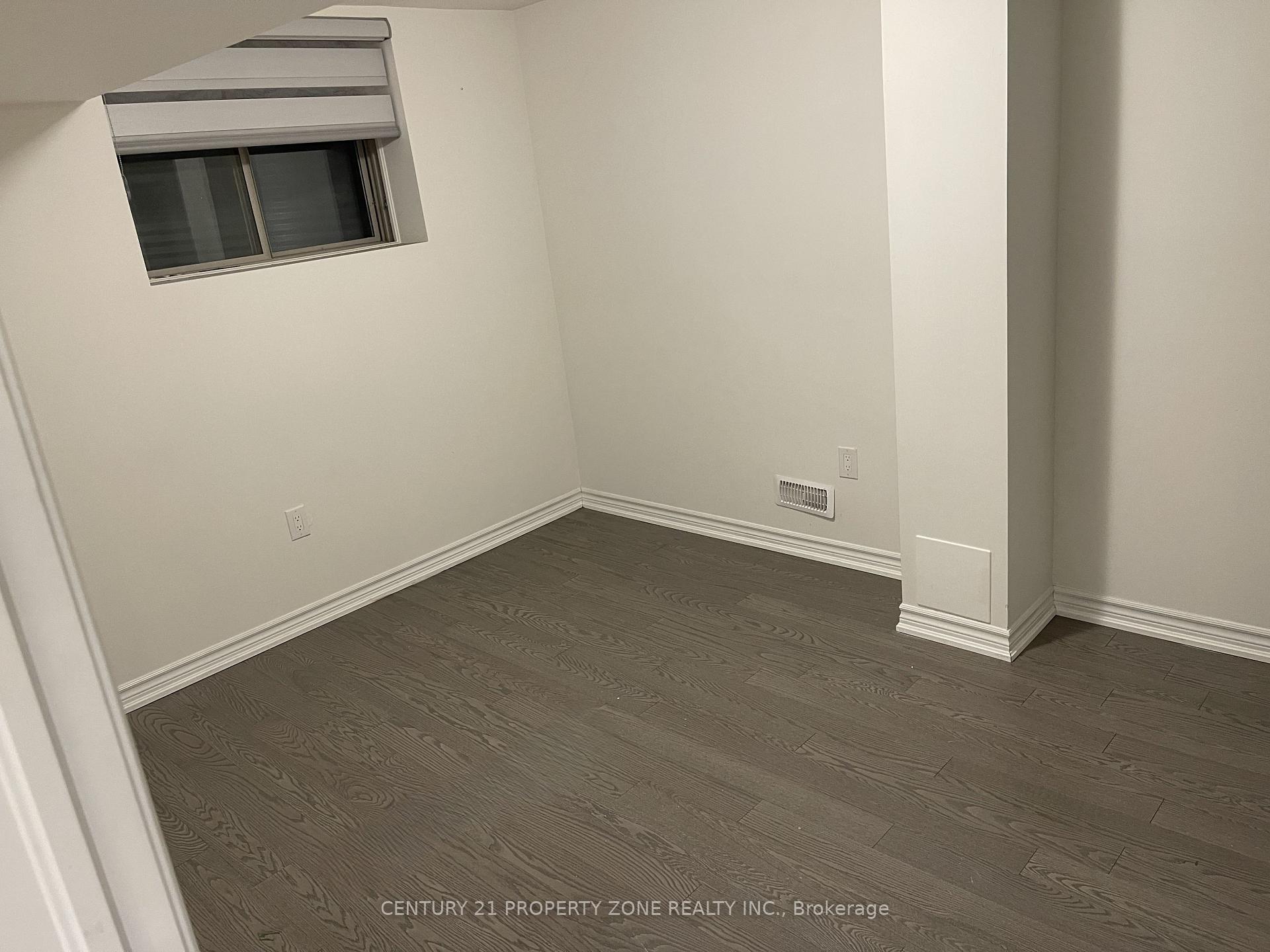 Photo 12 of 39 Hashmi Place, Brampton, Credit Valley — HOMEH