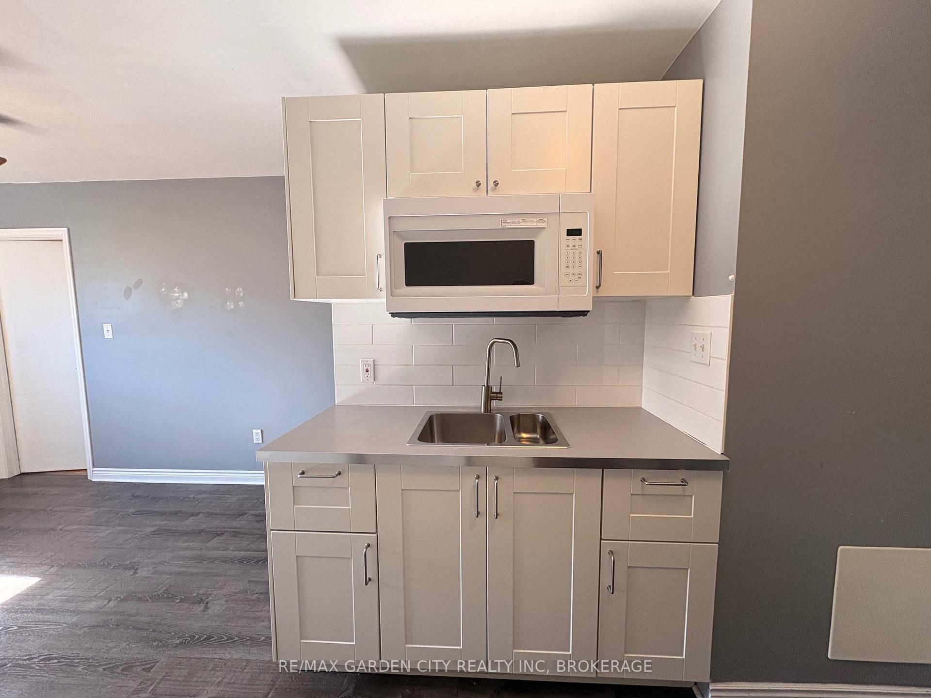 Photo 4 of Unit 6, 1419 Pelham Street, Pelham, Fonthill — HOMEH