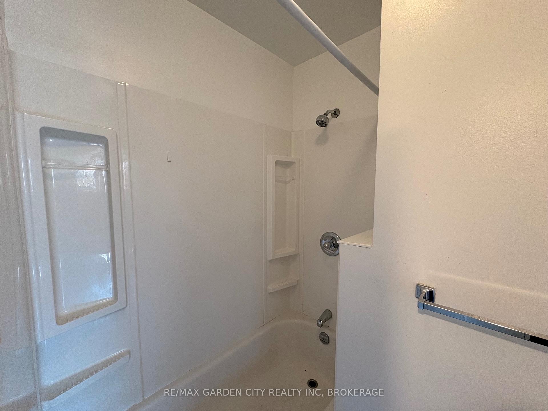 Photo 12 of Unit 6, 1419 Pelham Street, Pelham, Fonthill — HOMEH