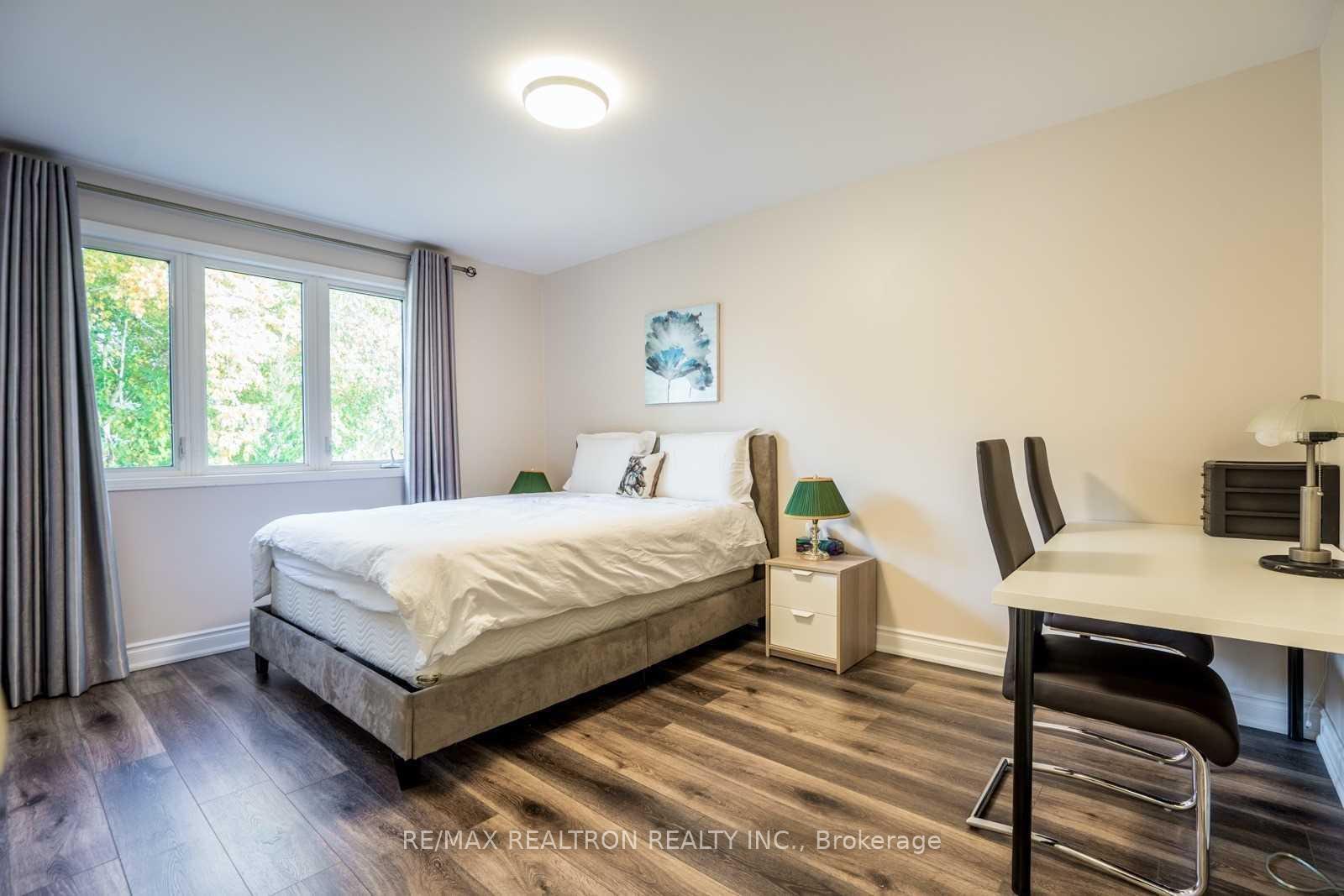 Photo 13 of 21 Ferrah Street, Markham, Unionville — HOMEH