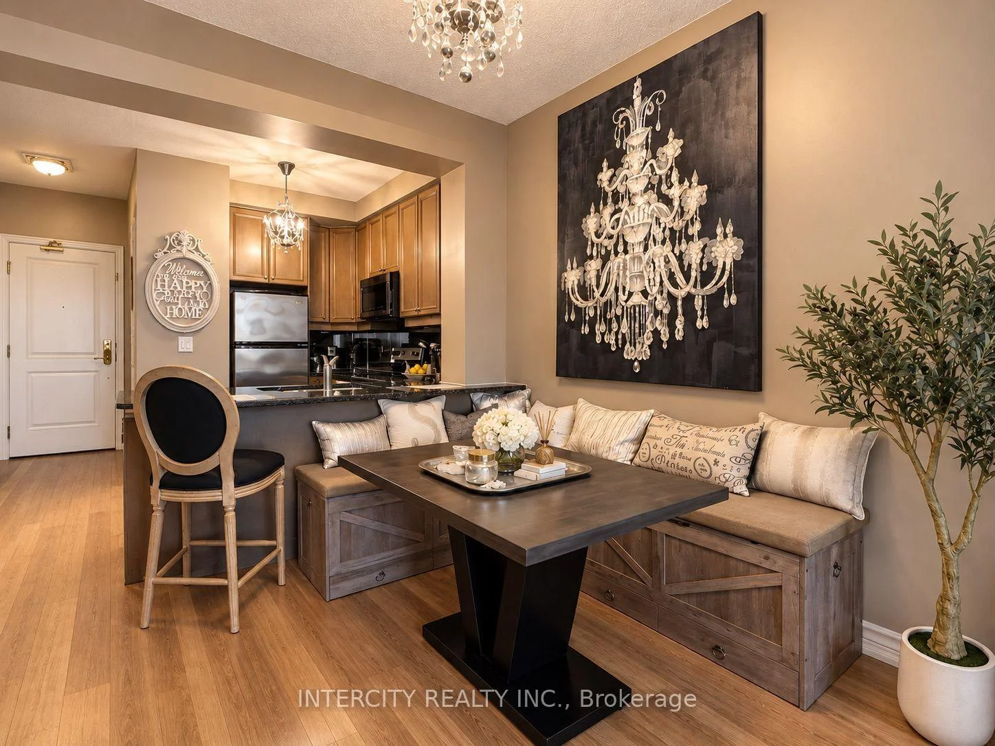Photo 6 of Unit 1204, 9235 Jane Street, Vaughan, Maple — HOMEH