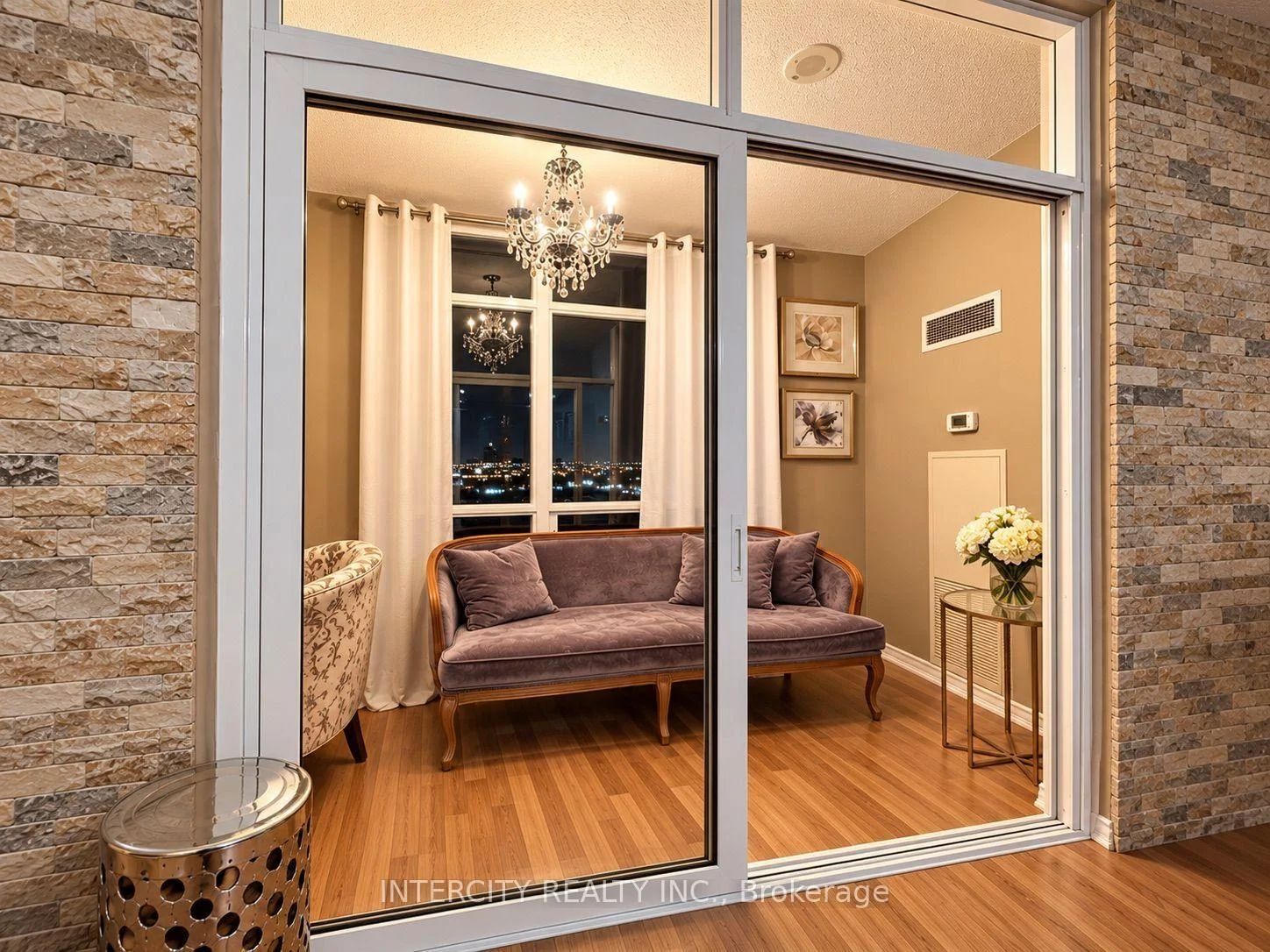 Photo 9 of Unit 1204, 9235 Jane Street, Vaughan, Maple — HOMEH