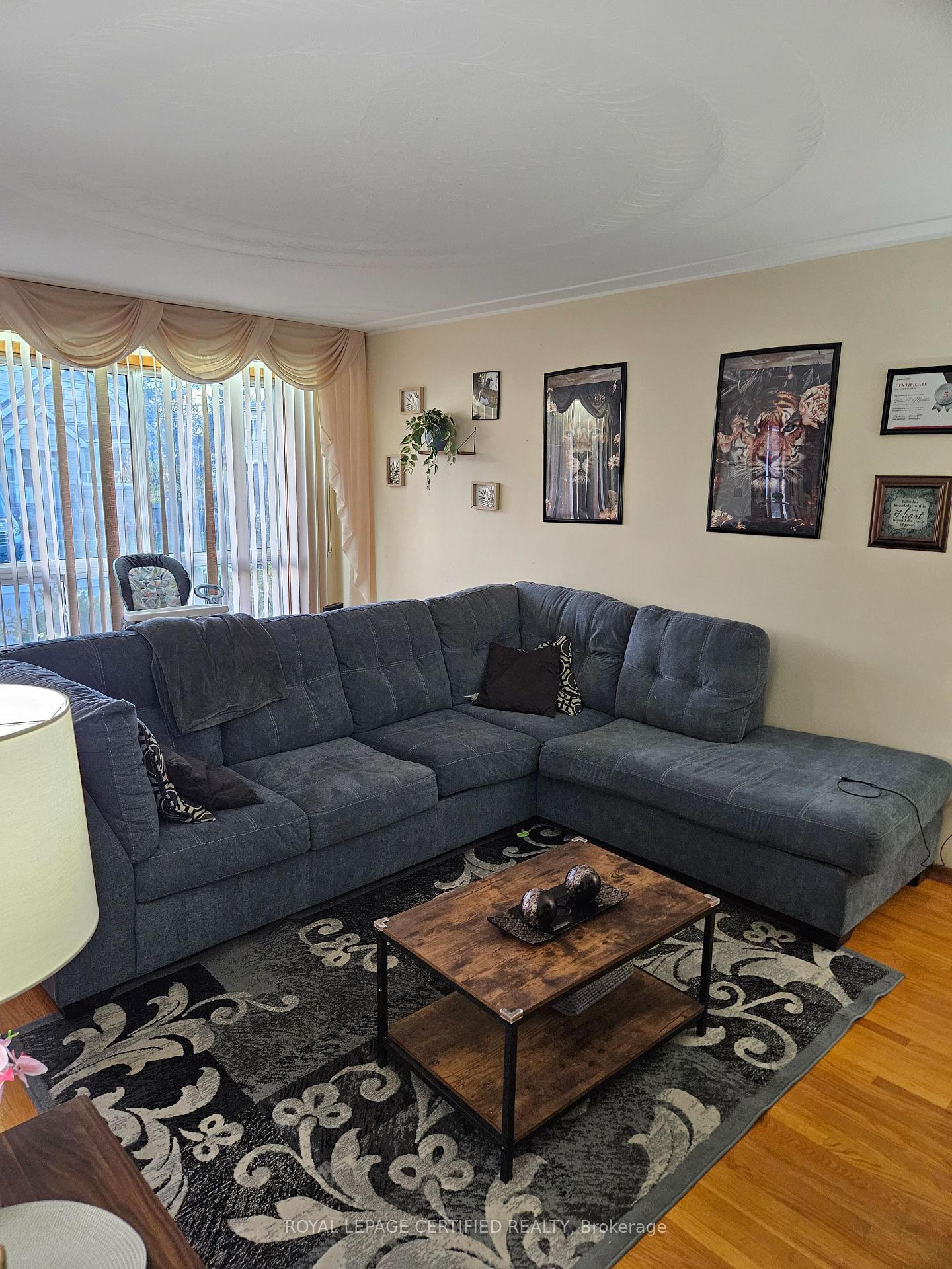 Photo 2 of 197 Craigroyston Road, Hamilton, Bartonville — HOMEH