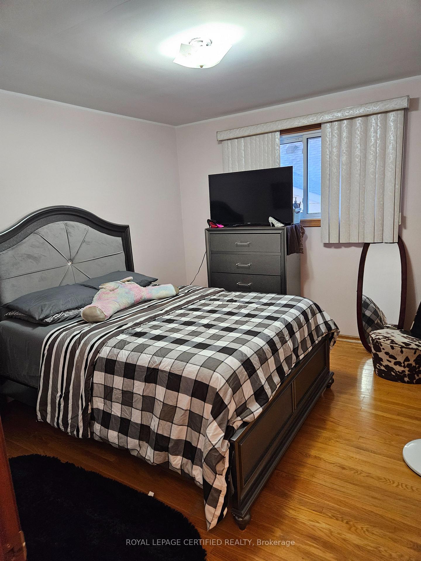 Photo 9 of 197 Craigroyston Road, Hamilton, Bartonville — HOMEH