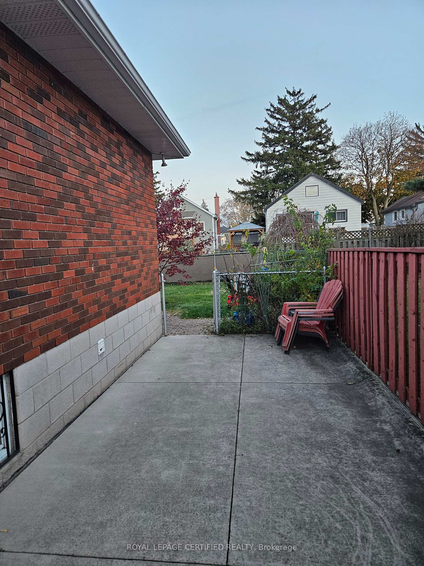 Photo 22 of 197 Craigroyston Road, Hamilton, Bartonville — HOMEH
