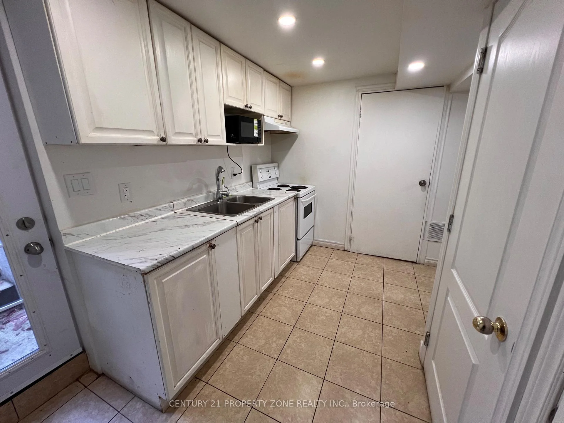 Photo of Unit Basement, 6 Roehampton Crescent