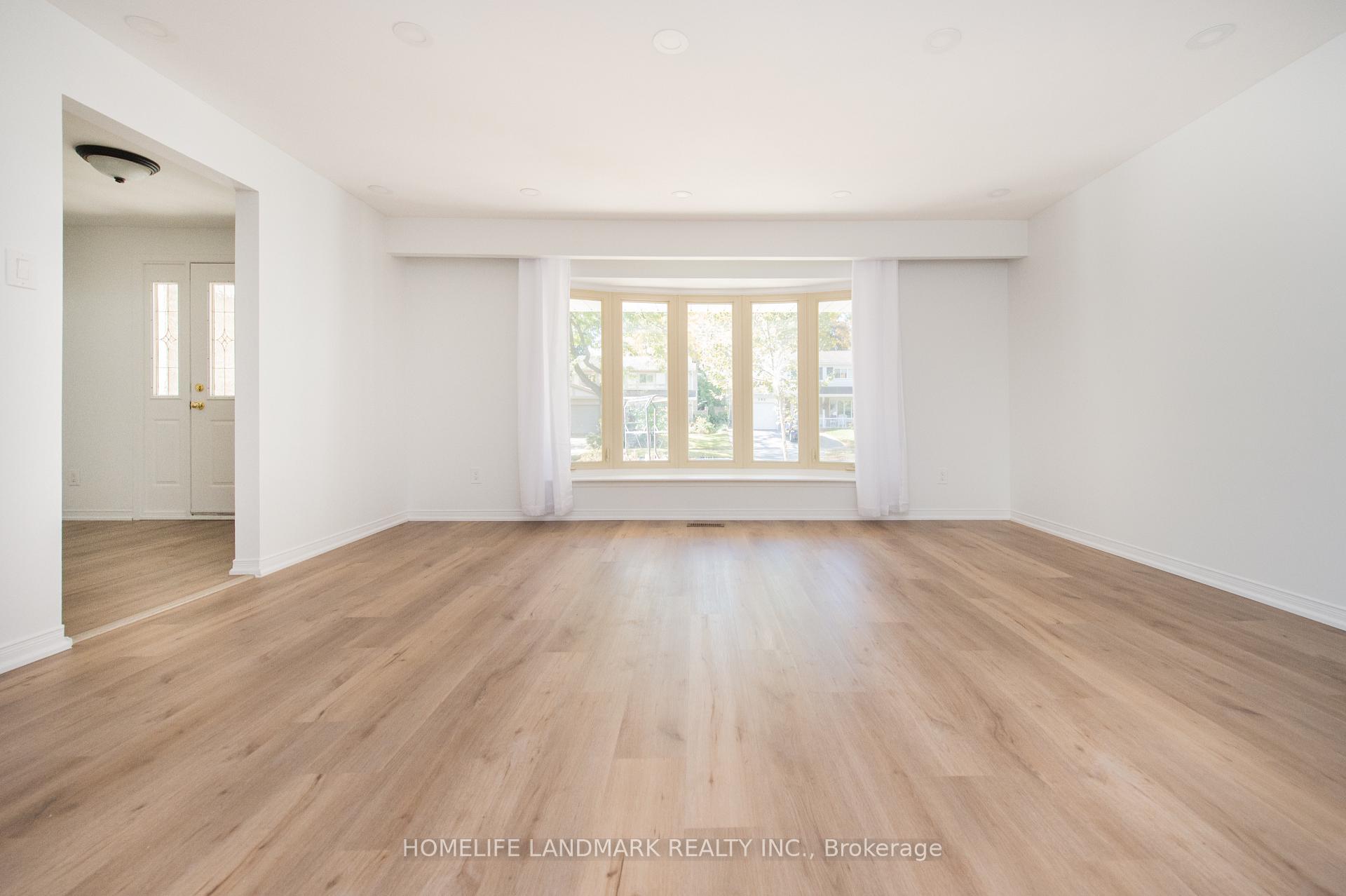Photo 2 of 193 Chebucto Drive, Oakville, Ford — HOMEH