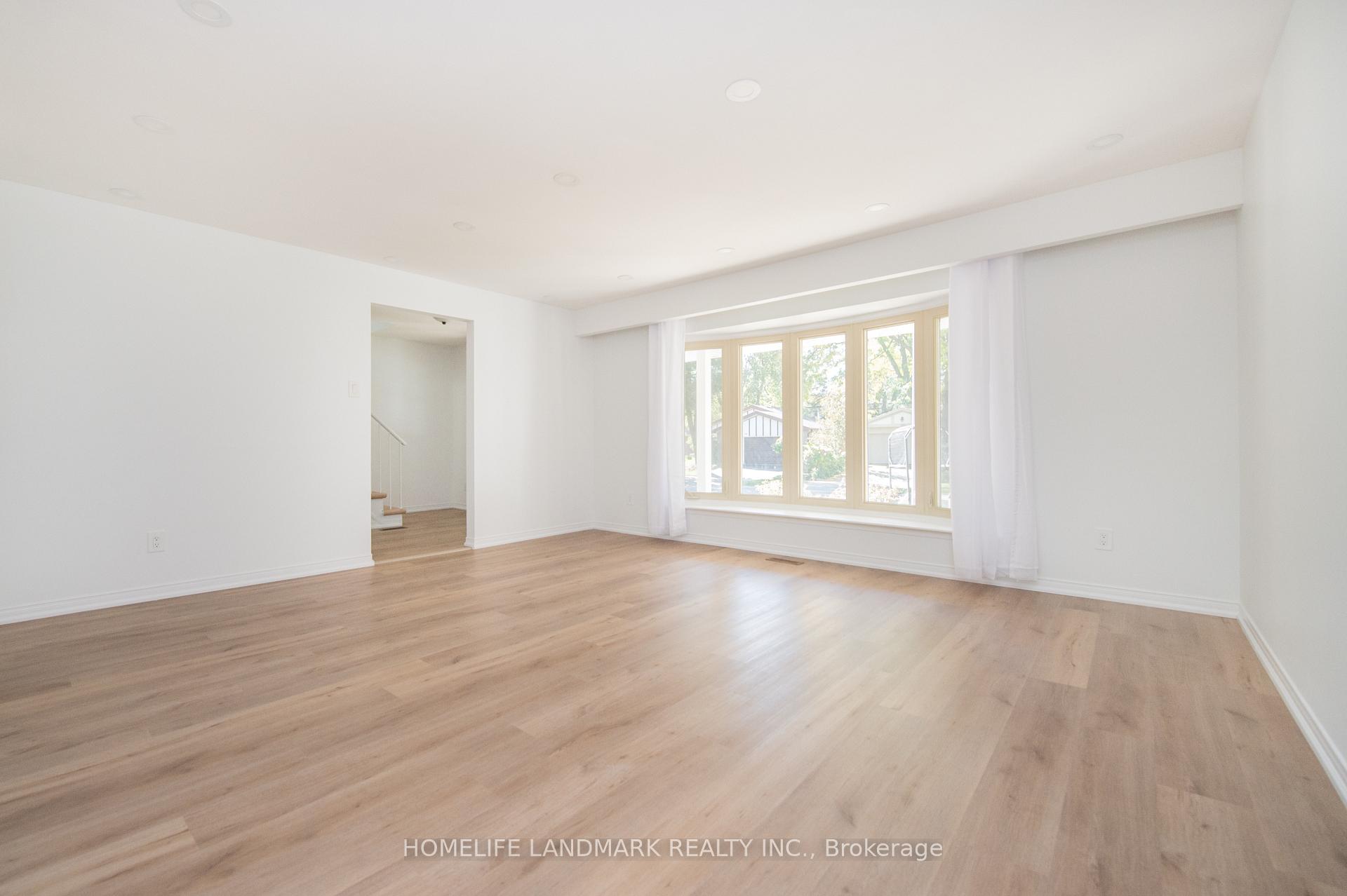 Photo 4 of 193 Chebucto Drive, Oakville, Ford — HOMEH