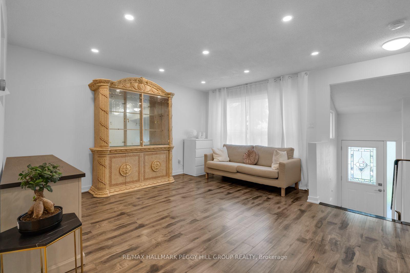 Photo 4 of Unit B1, 63 Ferris Lane, Barrie, Cundles East — HOMEH