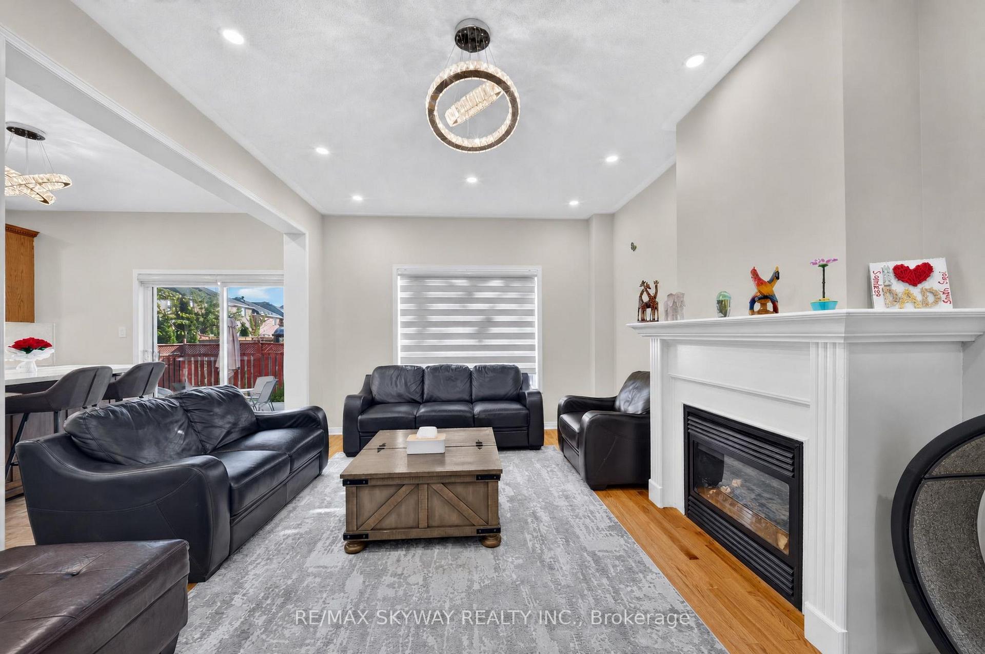 Photo 17 of 59 Crystal Glen Crescent, Brampton, Credit Valley — HOMEH