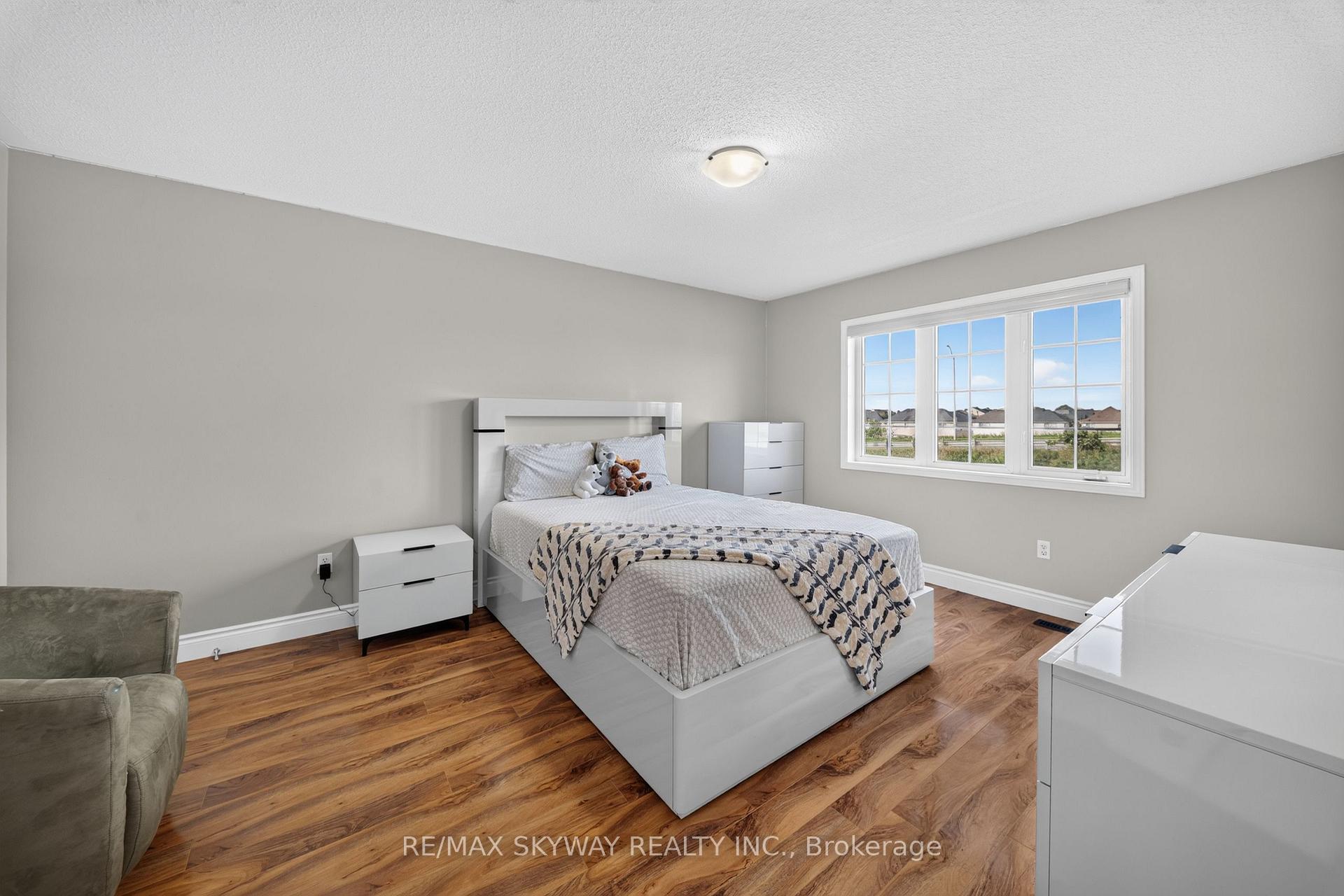 Photo 21 of 59 Crystal Glen Crescent, Brampton, Credit Valley — HOMEH