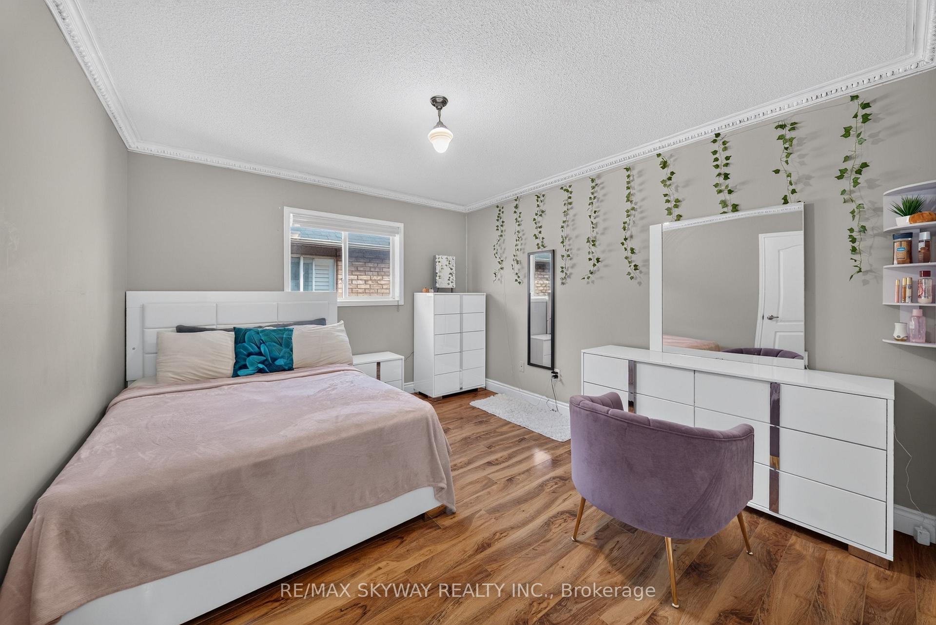 Photo 25 of 59 Crystal Glen Crescent, Brampton, Credit Valley — HOMEH