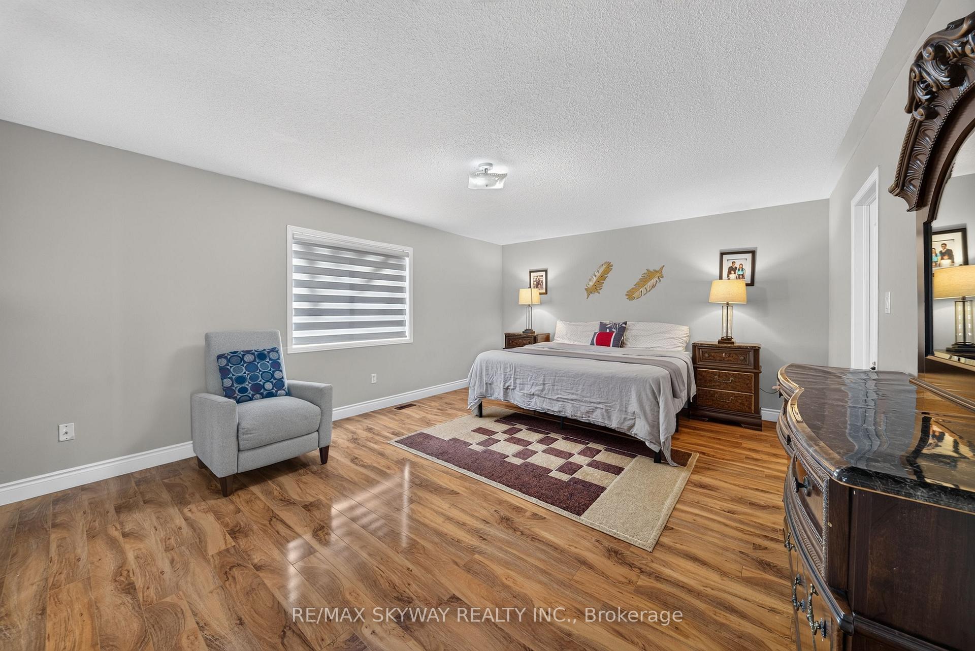 Photo 28 of 59 Crystal Glen Crescent, Brampton, Credit Valley — HOMEH