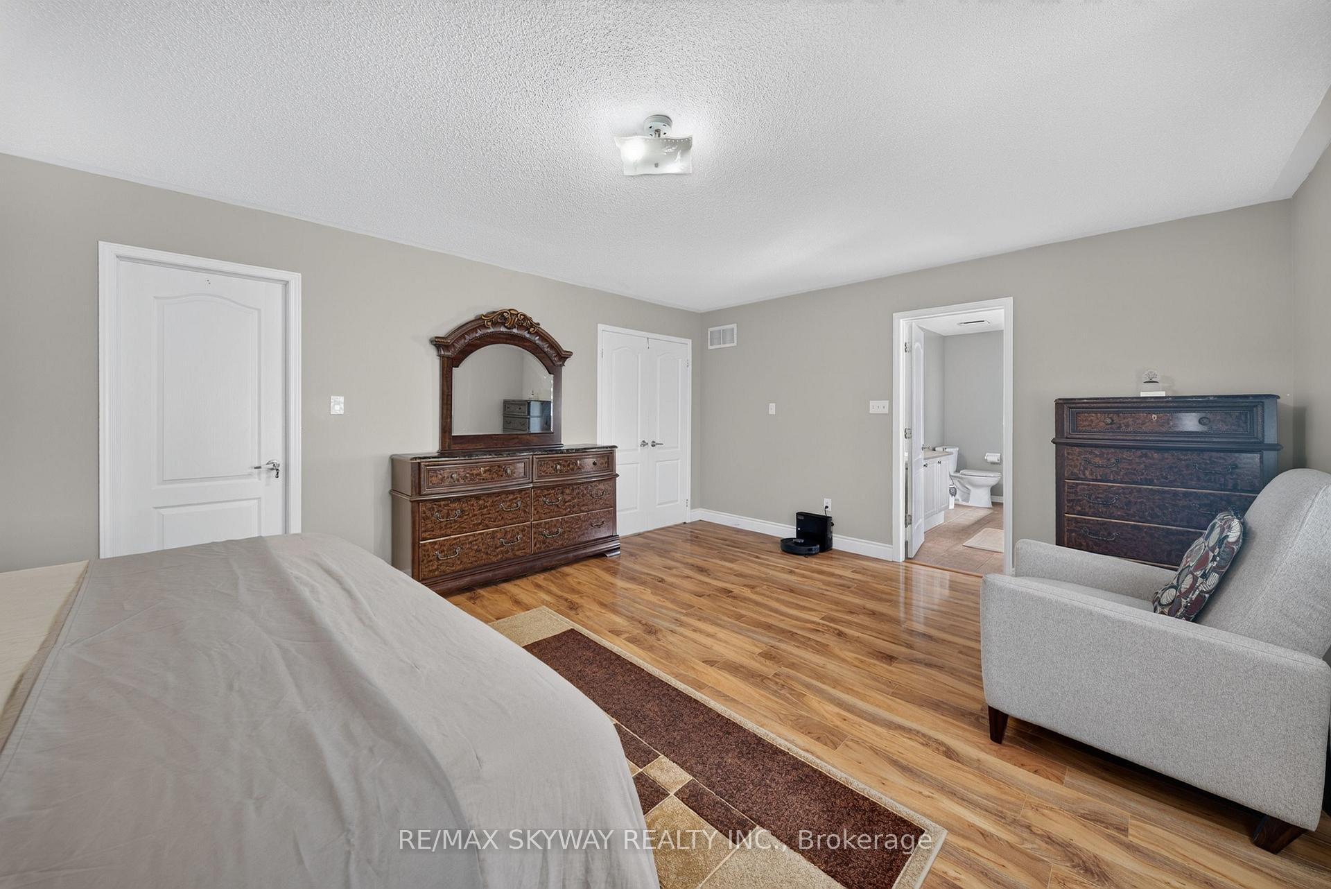 Photo 29 of 59 Crystal Glen Crescent, Brampton, Credit Valley — HOMEH