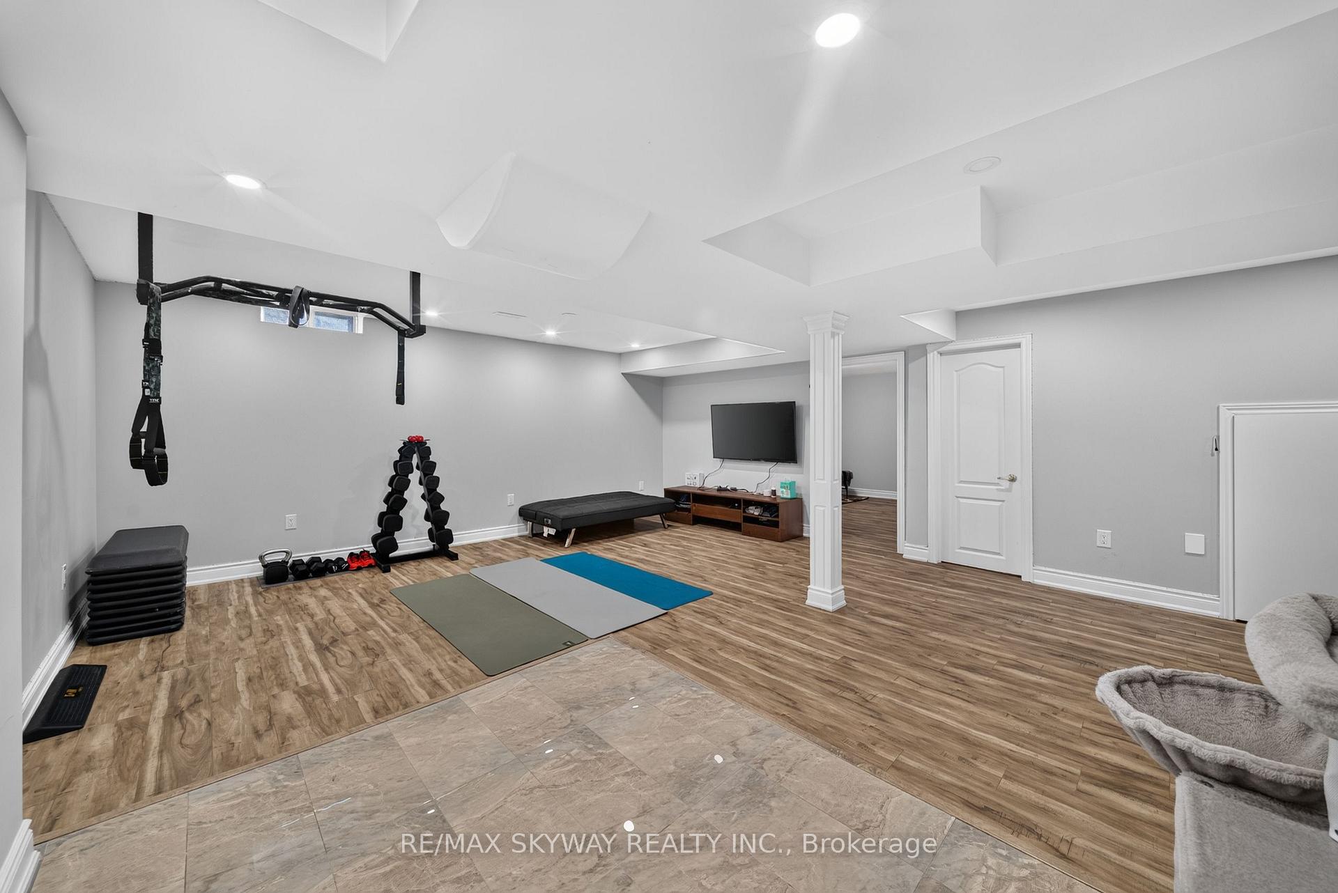 Photo 35 of 59 Crystal Glen Crescent, Brampton, Credit Valley — HOMEH