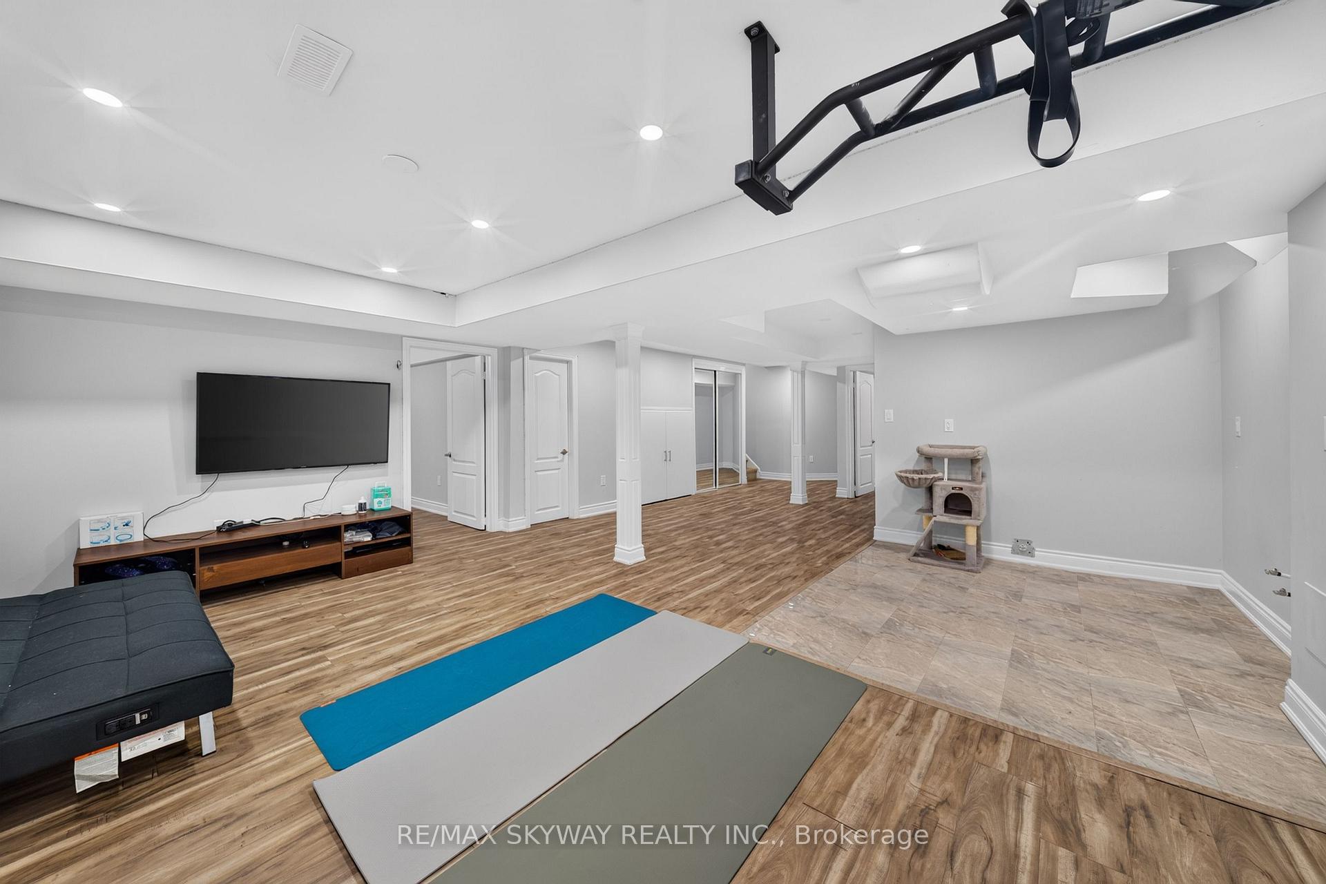 Photo 36 of 59 Crystal Glen Crescent, Brampton, Credit Valley — HOMEH