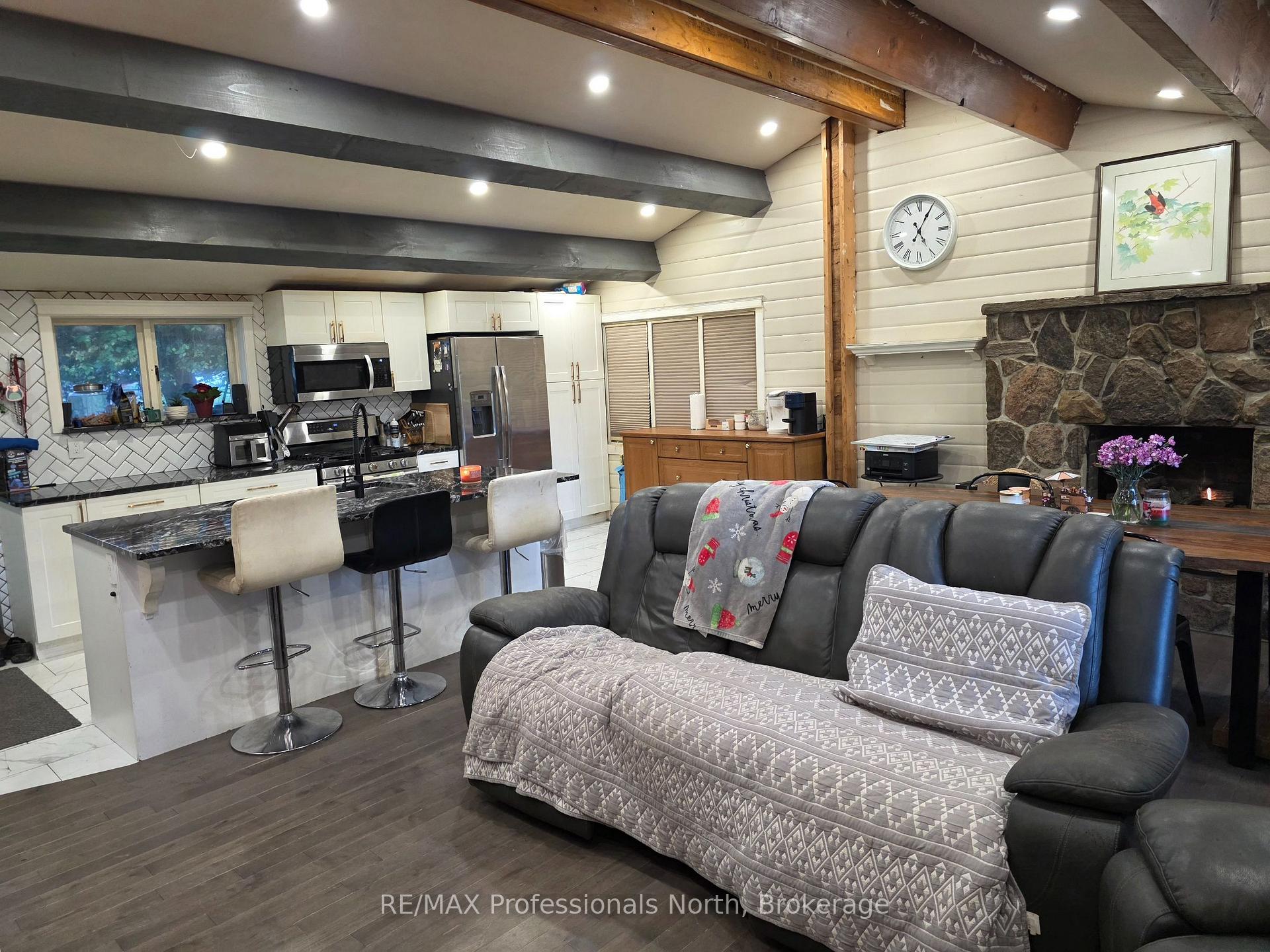 Photo 13 of 415 By-Lock Acres Road, Huntsville, Brunel — HOMEH