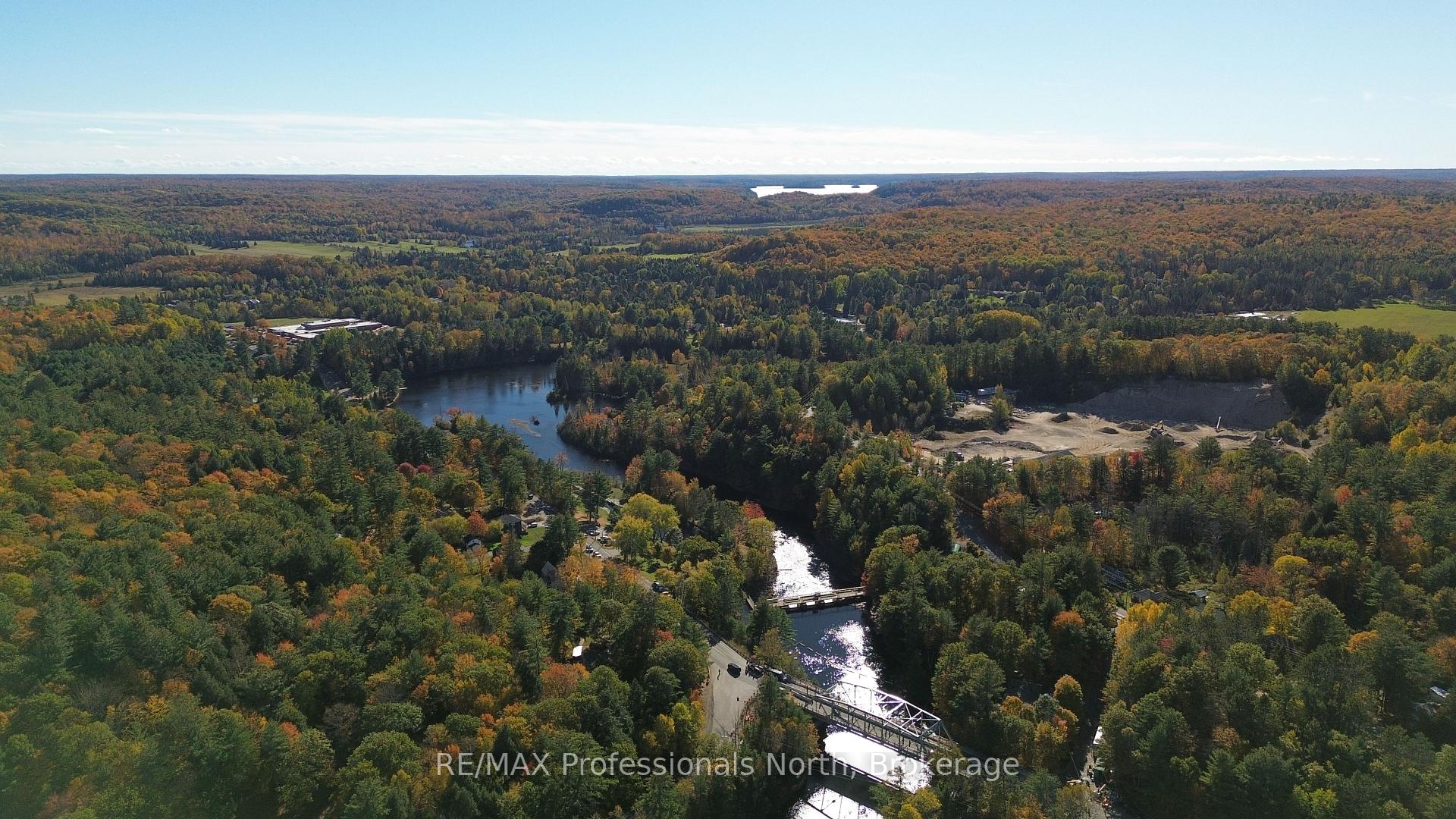 Photo 32 of 415 By-Lock Acres Road, Huntsville, Brunel — HOMEH