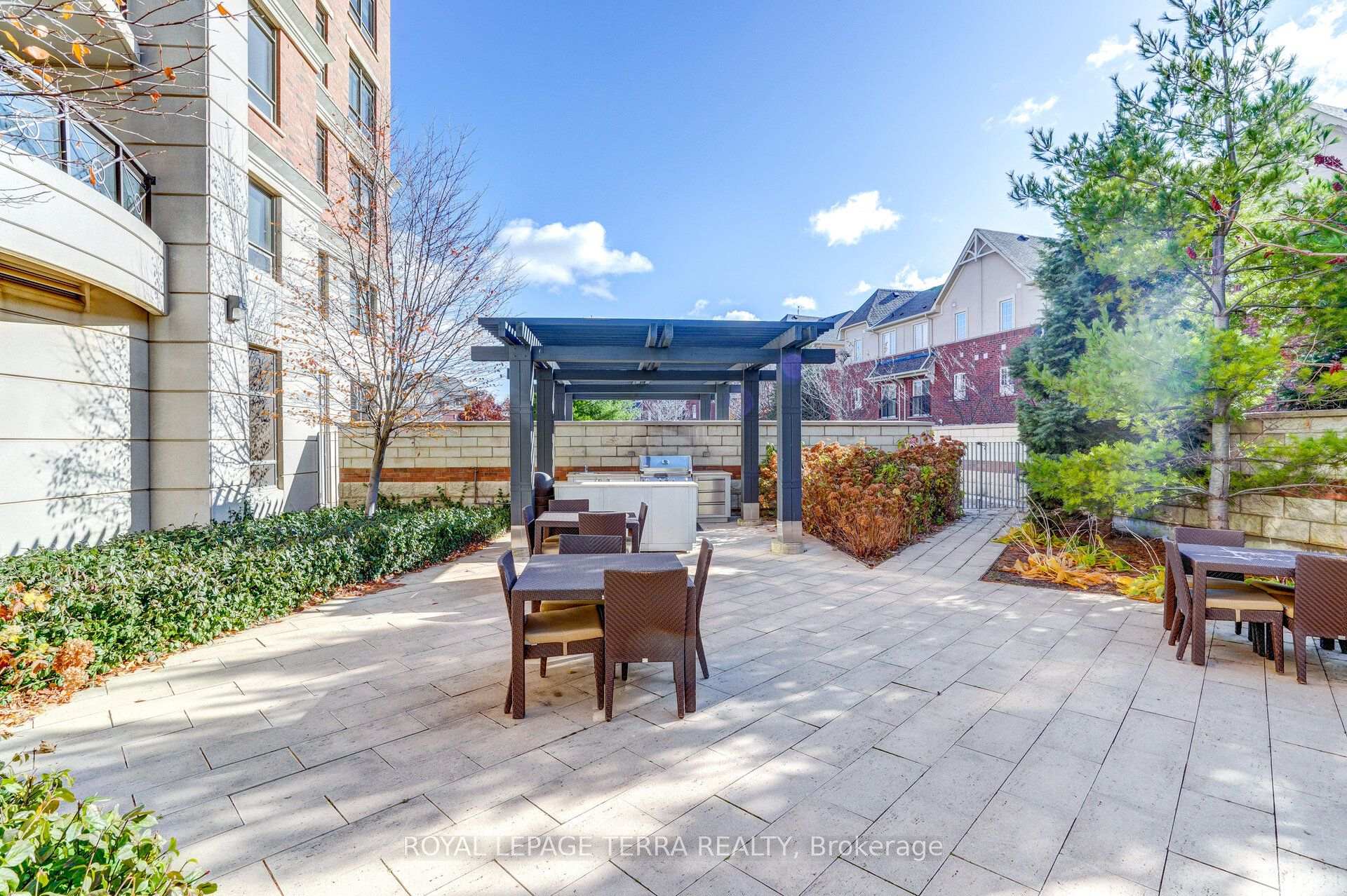 Photo 37 of Unit 1011, 2379 Central Park Drive, Oakville, River Oaks — HOMEH