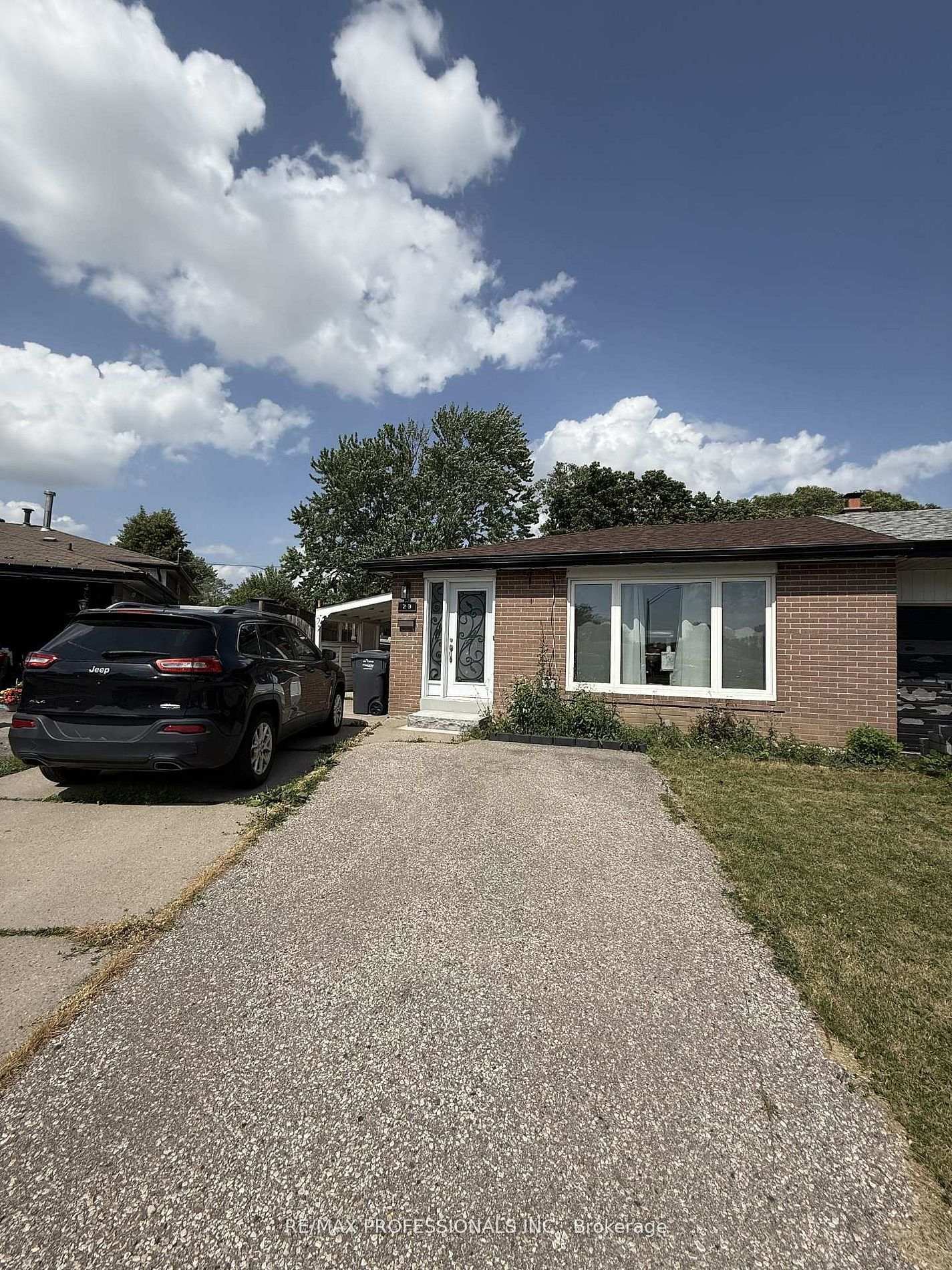 Photo 1 of Unit Basement, 23 Dunwich Place, Brampton, Southgate — HOMEH