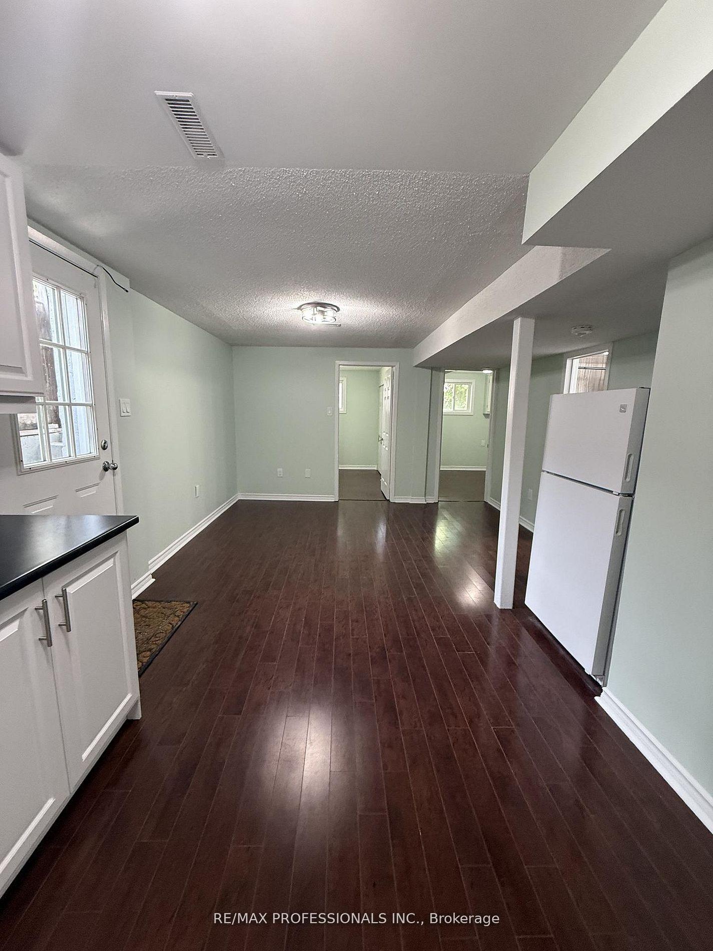Photo 4 of Unit Basement, 23 Dunwich Place, Brampton, Southgate — HOMEH