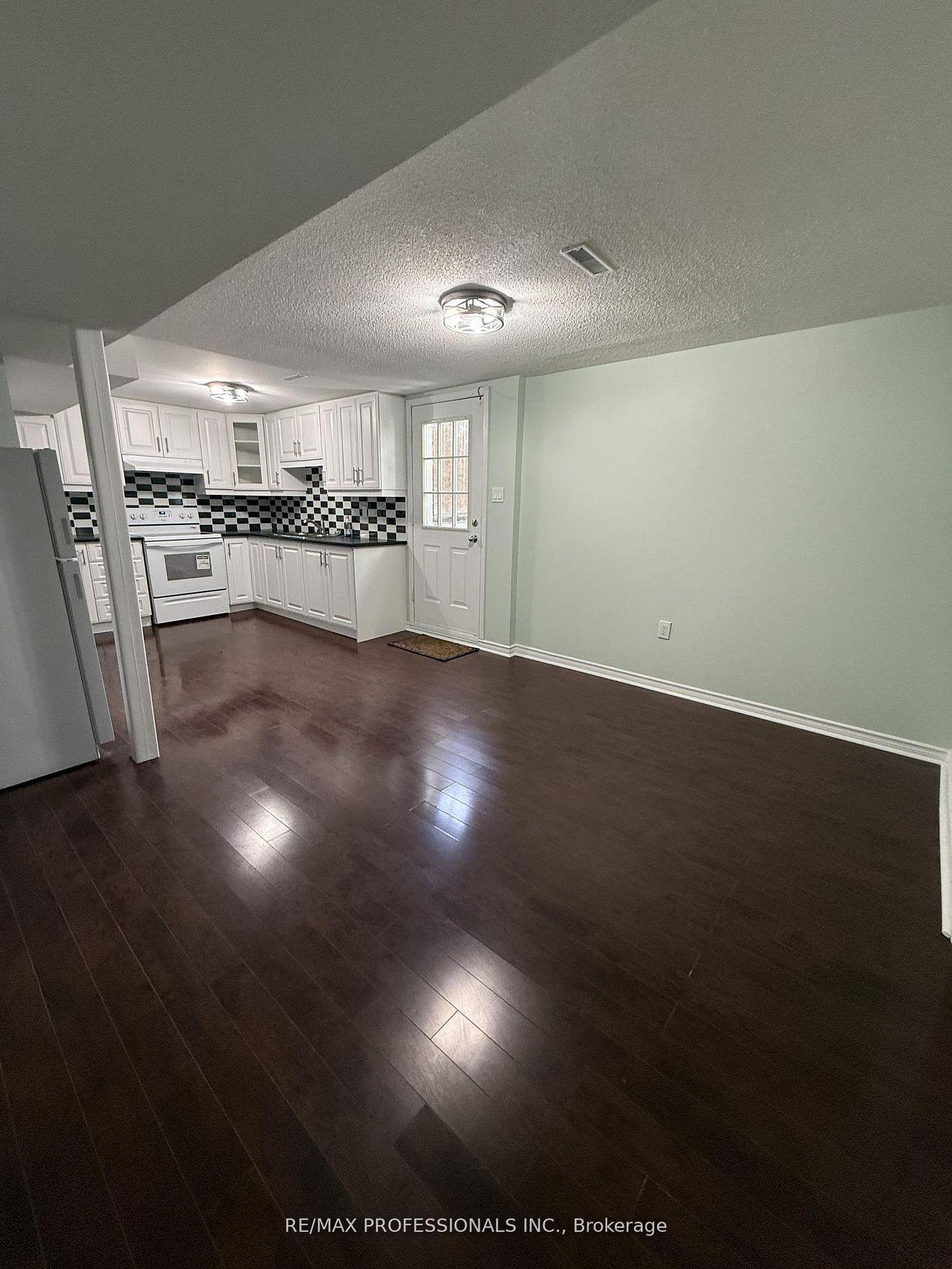 Photo 5 of Unit Basement, 23 Dunwich Place, Brampton, Southgate — HOMEH