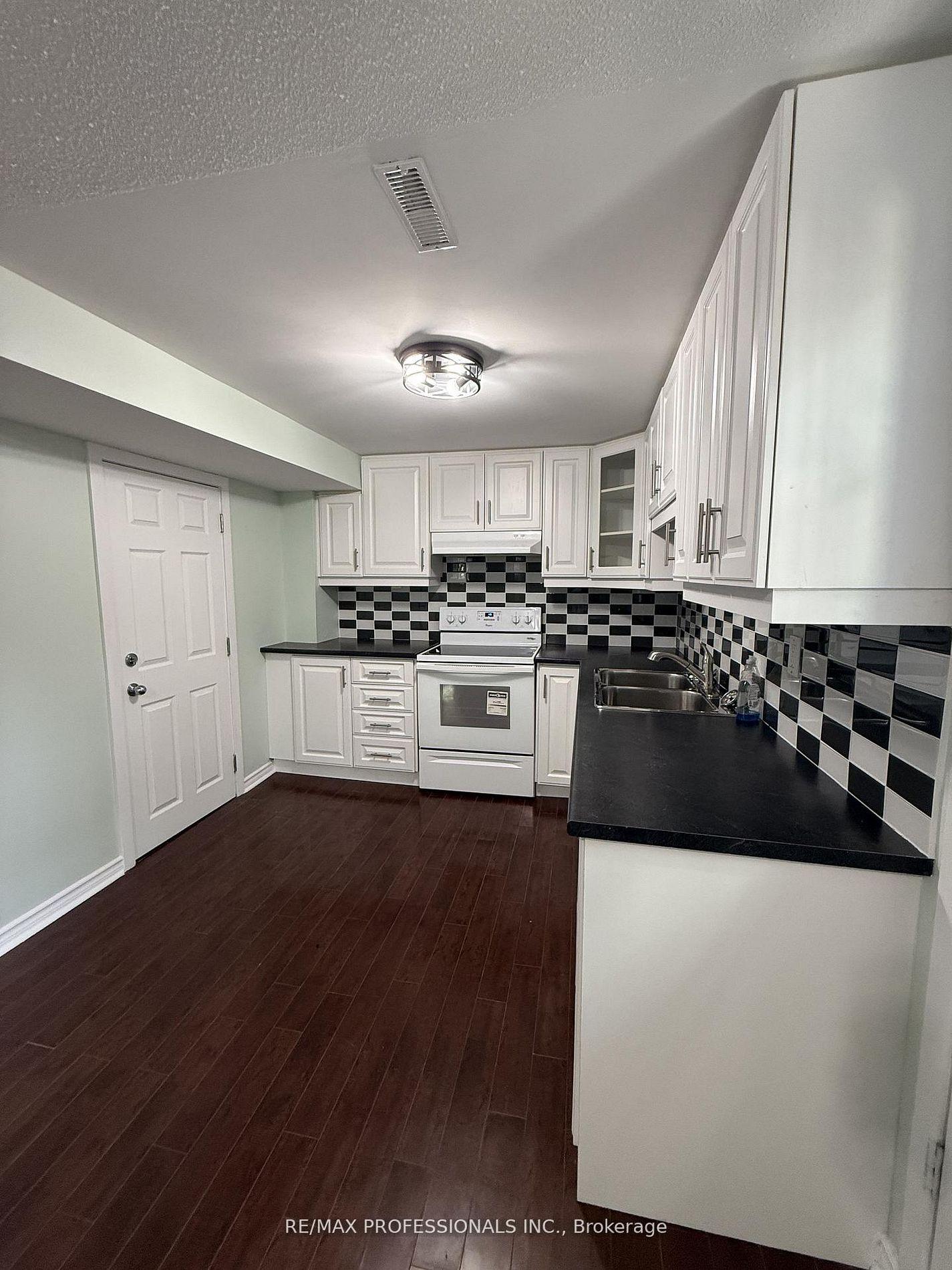 Photo 7 of Unit Basement, 23 Dunwich Place, Brampton, Southgate — HOMEH