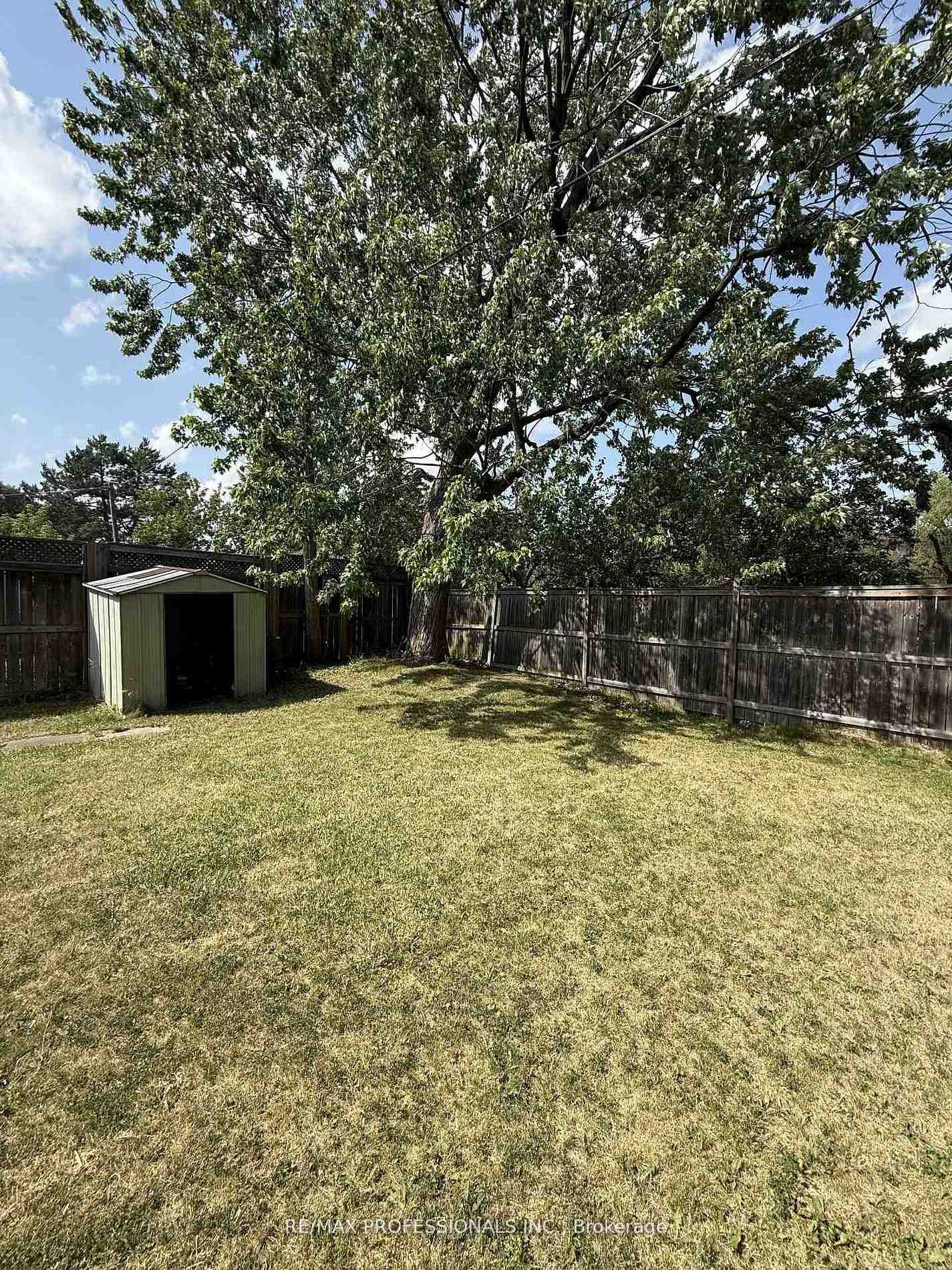 Photo 14 of Unit Basement, 23 Dunwich Place, Brampton, Southgate — HOMEH