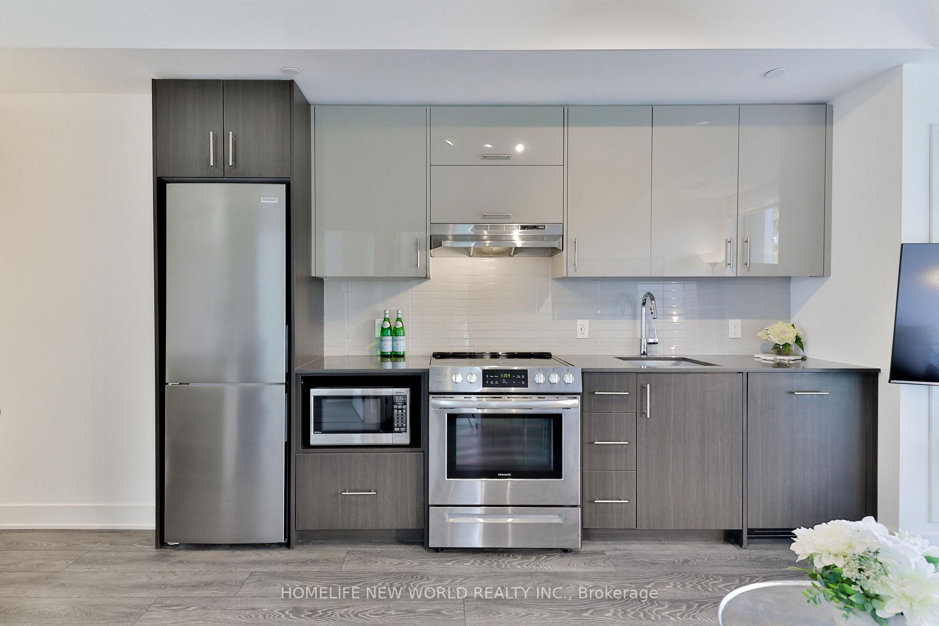 Photo 3 of Unit 215, 188 Fairview Mall Drive, North York, Don Valley Village — HOMEH