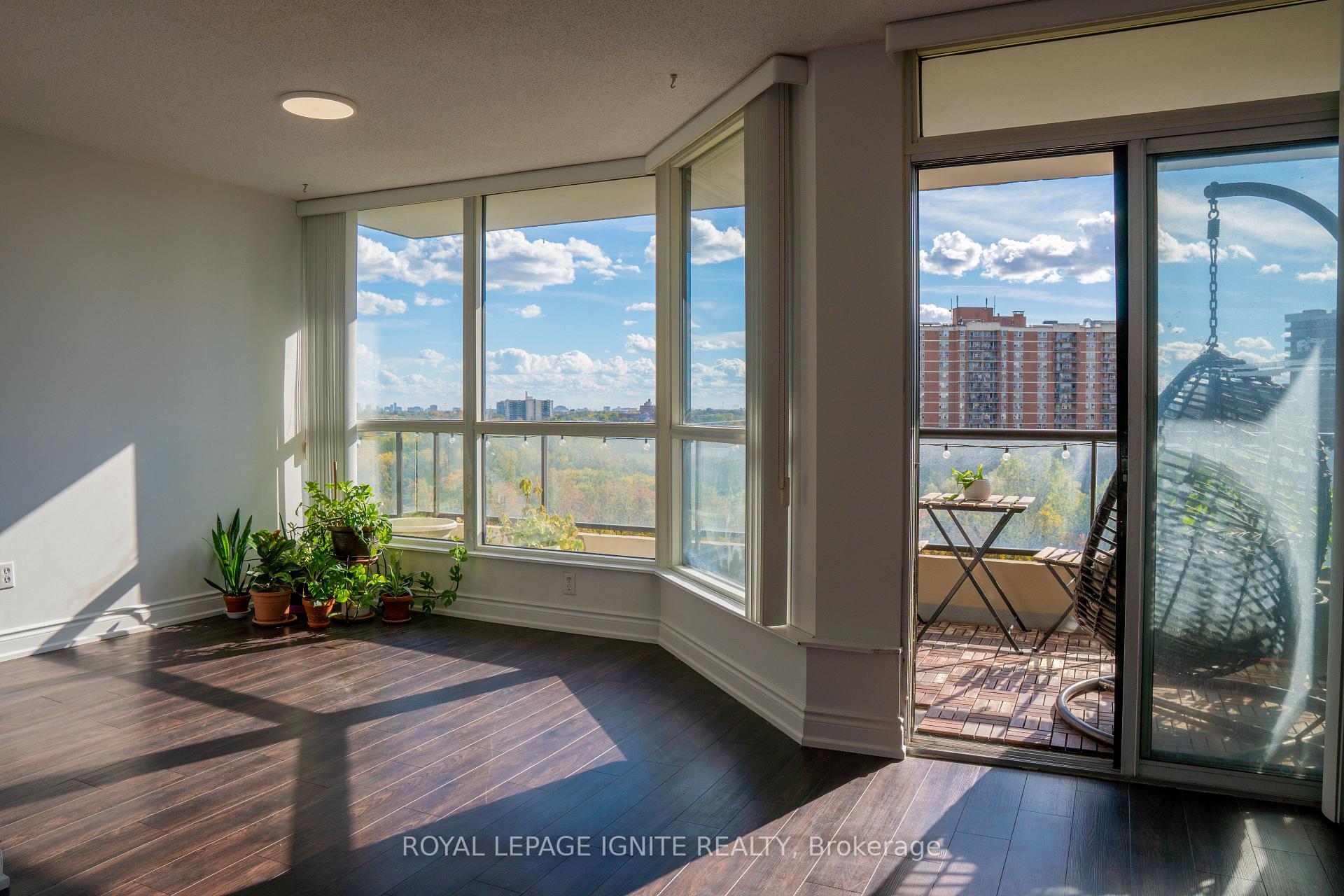 Photo 17 of Unit 1010, 5 Rowntree Road, Etobicoke, Mount Olive-Silverstone-Jamestown — HOMEH