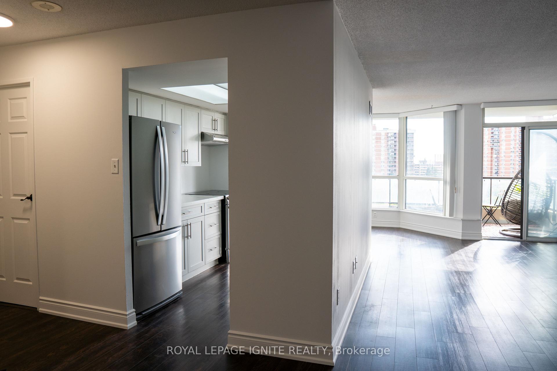 Photo 14 of Unit 1010, 5 Rowntree Road, Etobicoke, Mount Olive-Silverstone-Jamestown — HOMEH