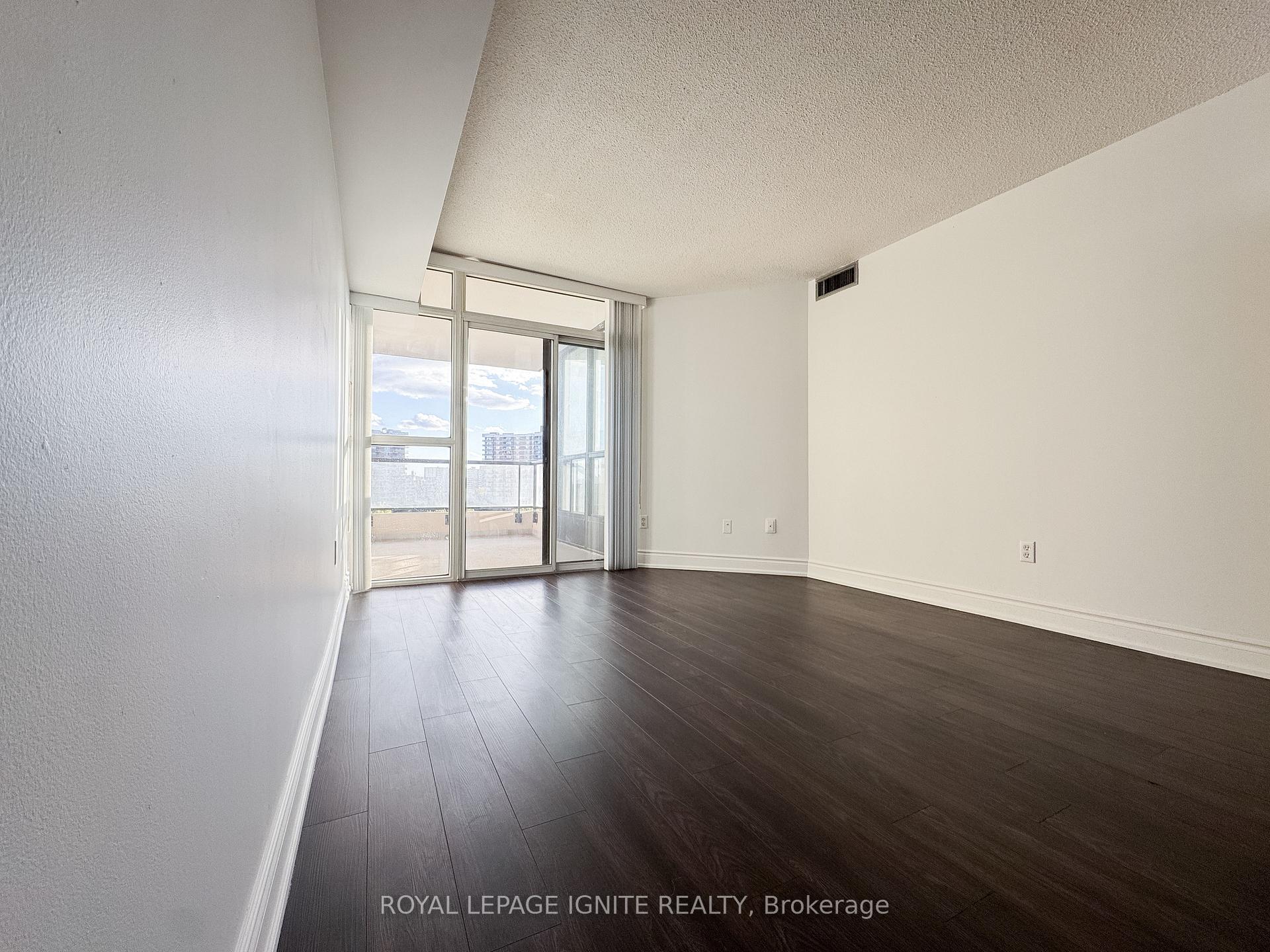 Photo 22 of Unit 1010, 5 Rowntree Road, Etobicoke, Mount Olive-Silverstone-Jamestown — HOMEH