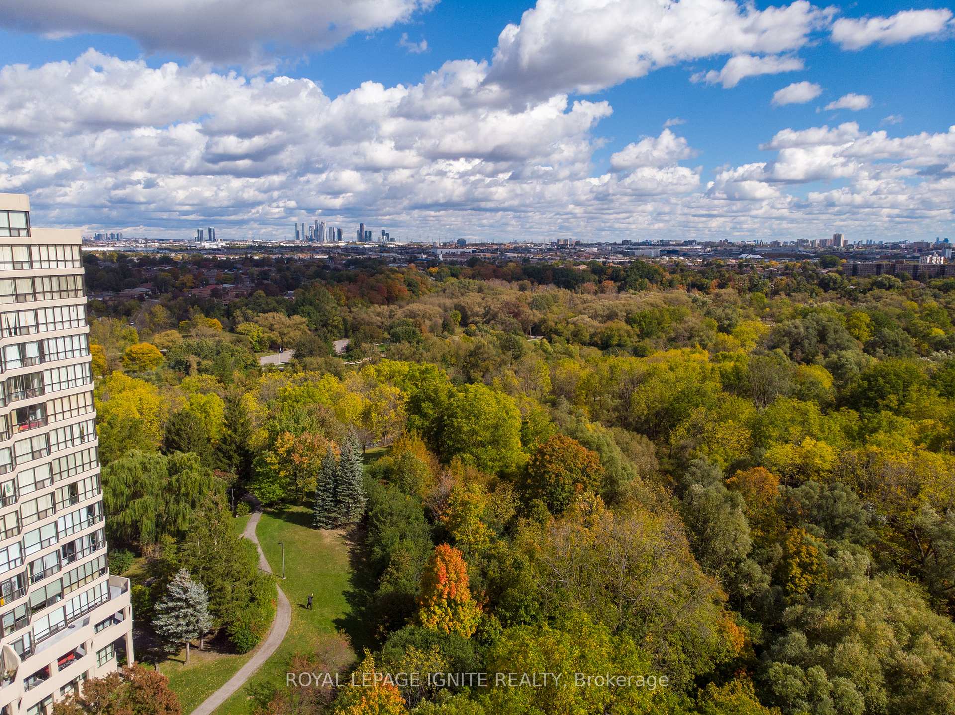 Photo 52 of Unit 1010, 5 Rowntree Road, Etobicoke, Mount Olive-Silverstone-Jamestown — HOMEH