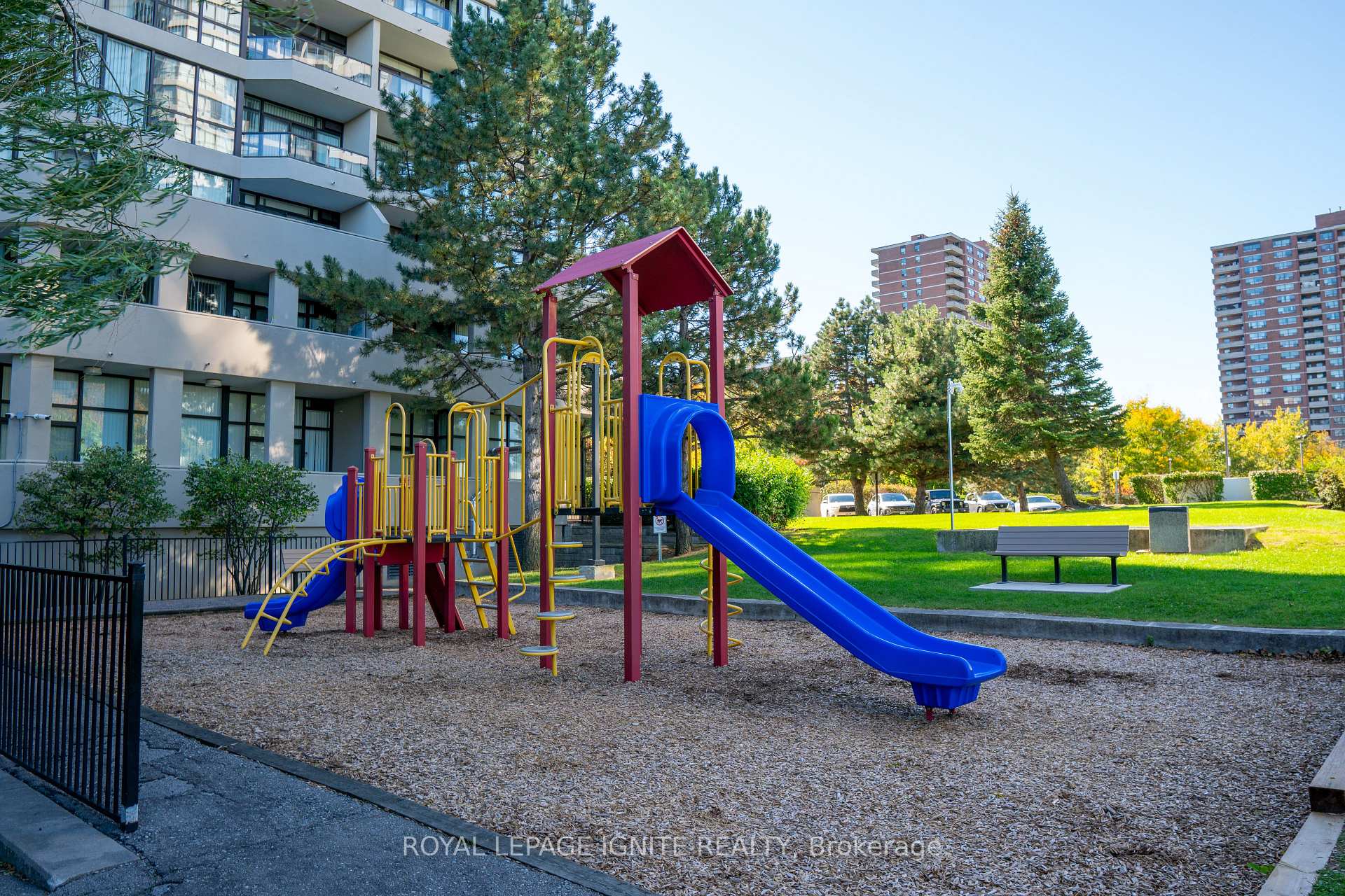Photo 54 of Unit 1010, 5 Rowntree Road, Etobicoke, Mount Olive-Silverstone-Jamestown — HOMEH