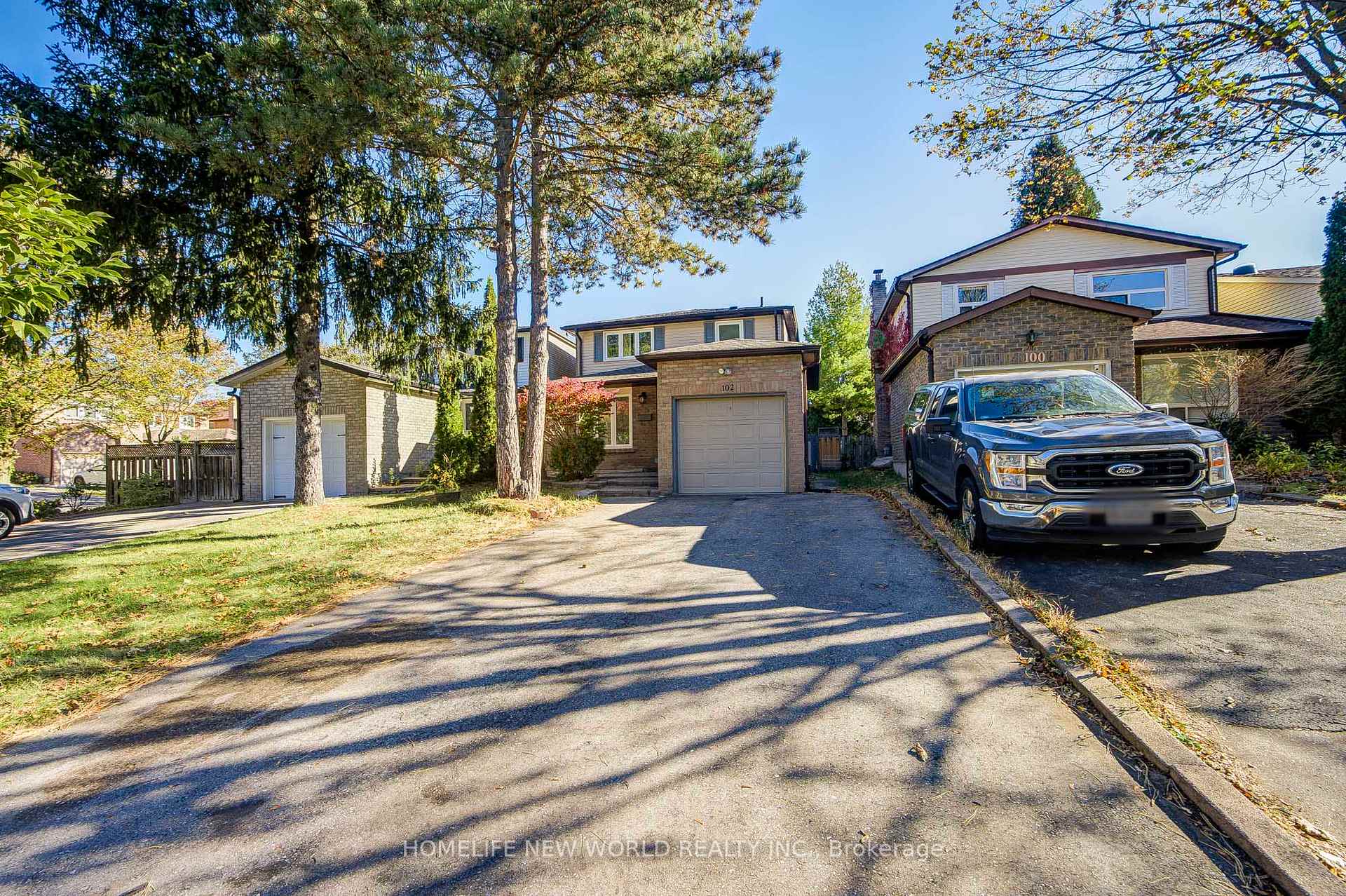 Photo 2 of 102 Madsen Crescent, Markham, Markville — HOMEH