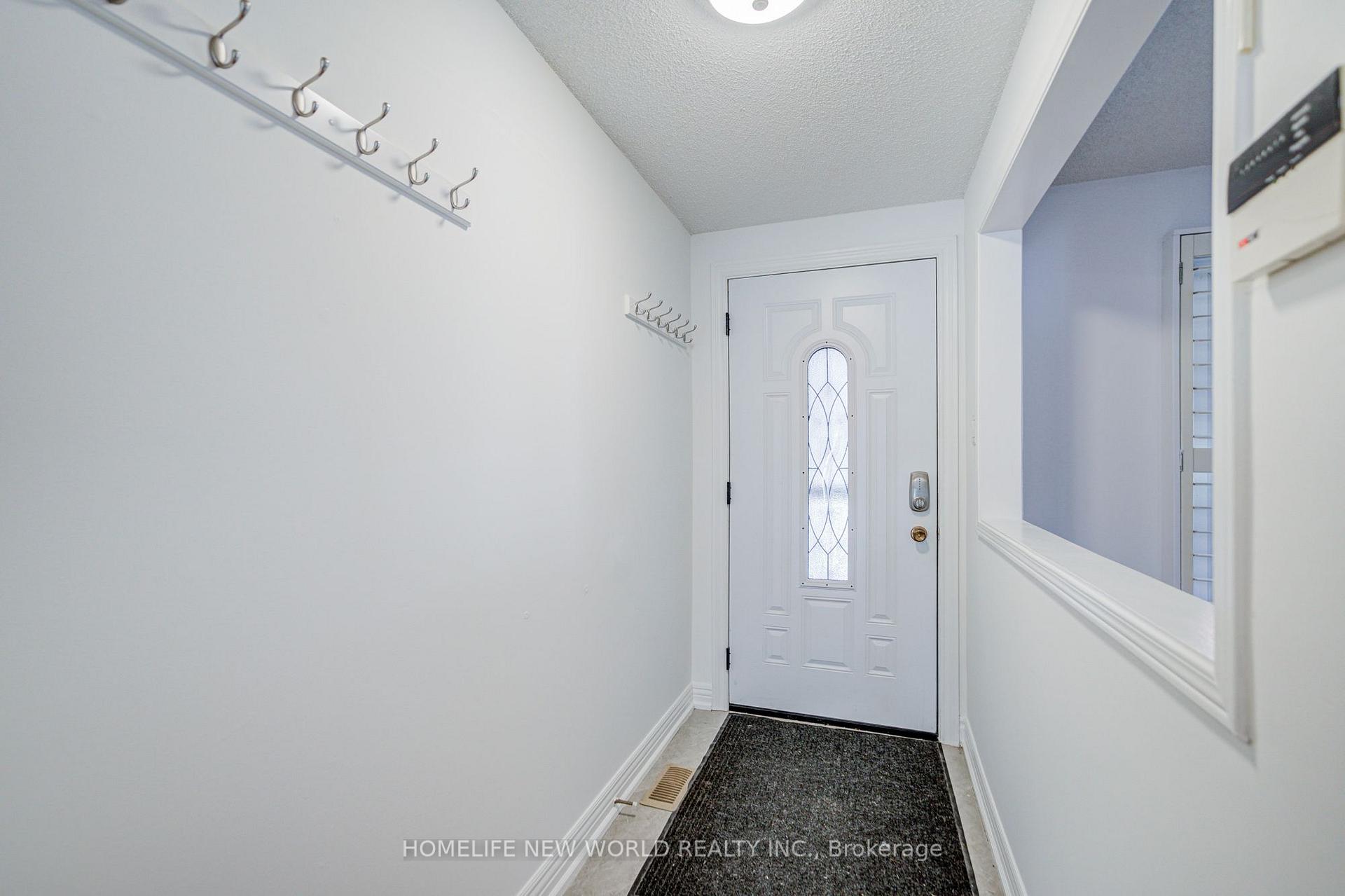 Photo 6 of 102 Madsen Crescent, Markham, Markville — HOMEH